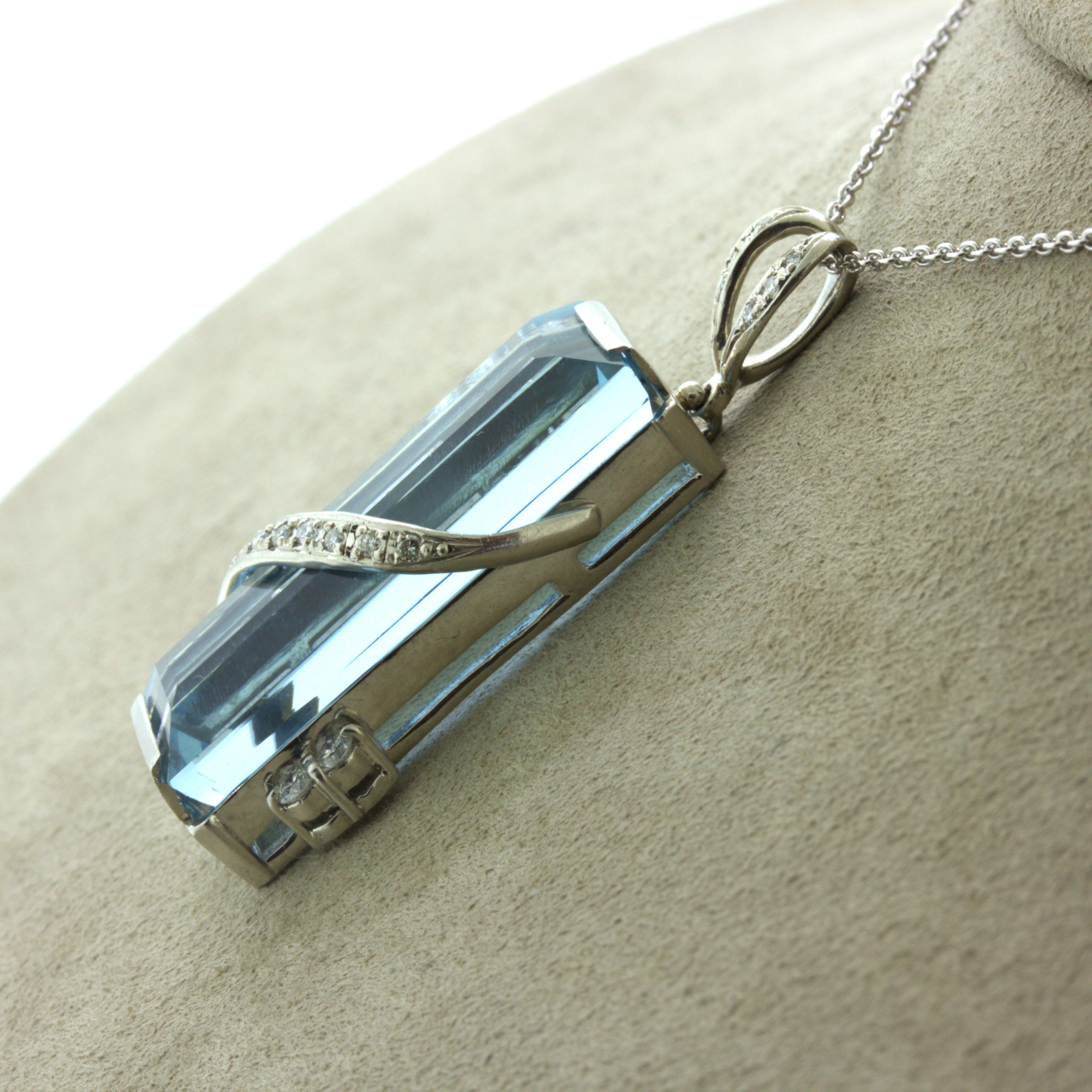 25.10 Carat Aquamarine Diamond Platinum Pendant