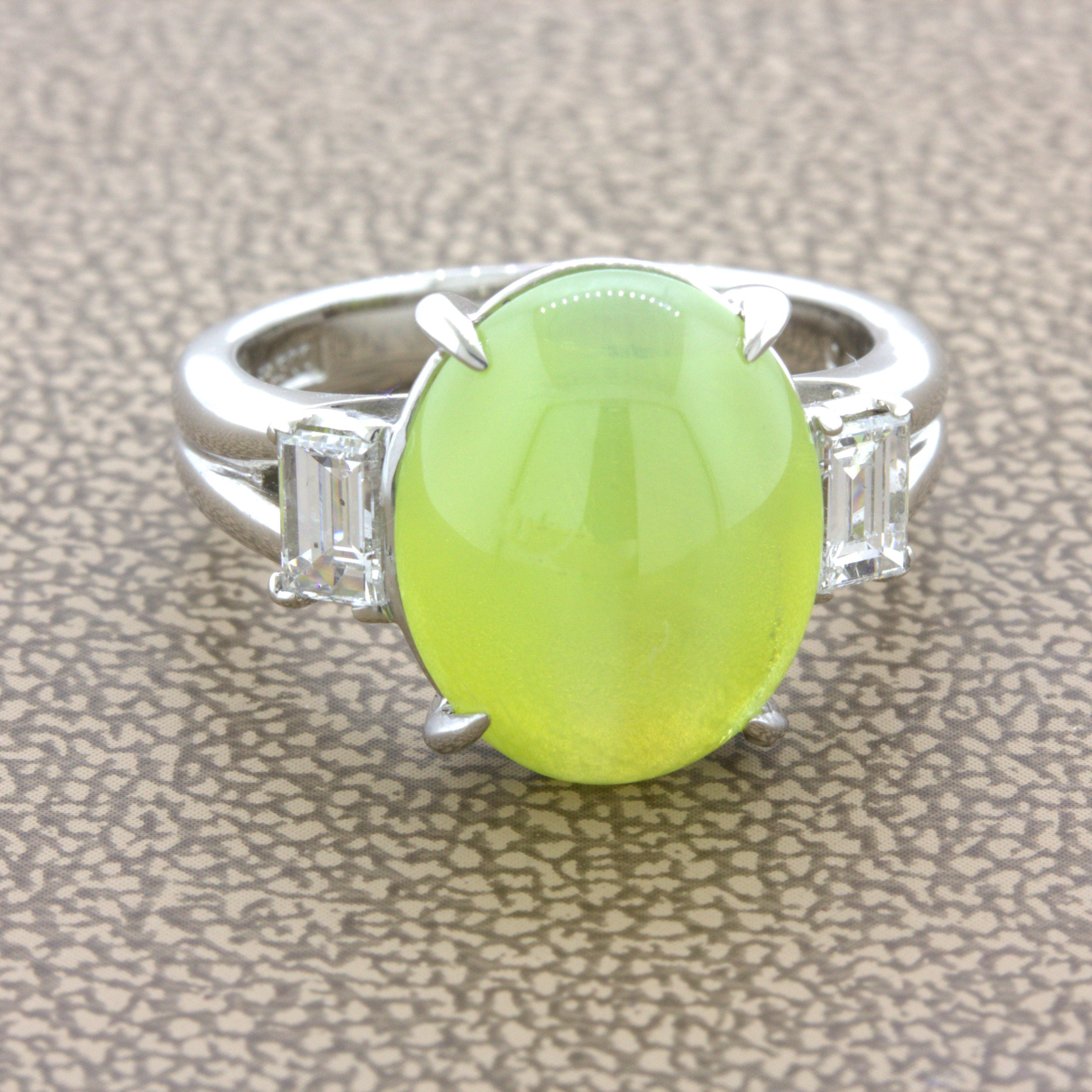 8.27 Carat Cats Eye Chrysoberyl Diamond 3-Stone Platinum Ring