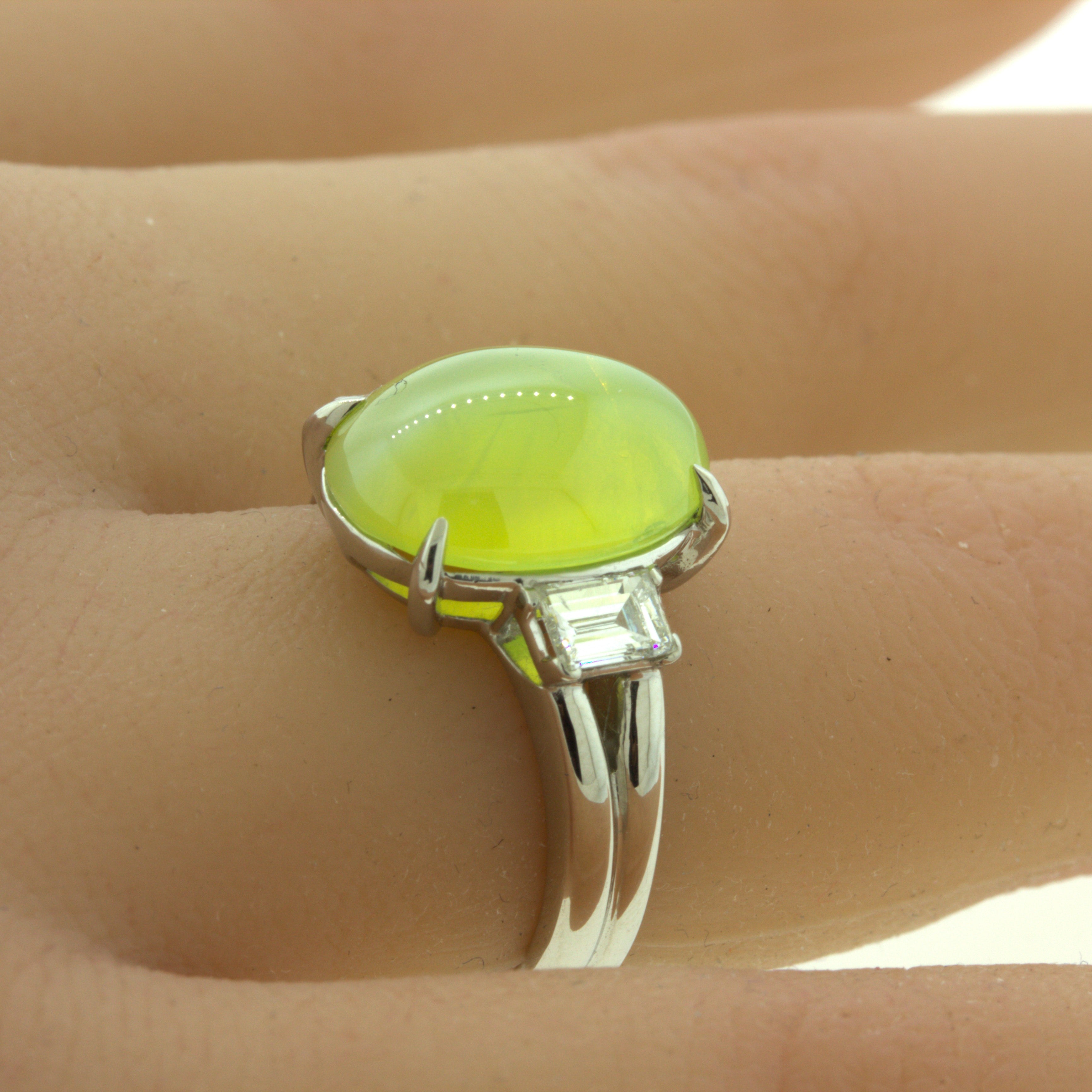 8.27 Carat Cats Eye Chrysoberyl Diamond 3-Stone Platinum Ring