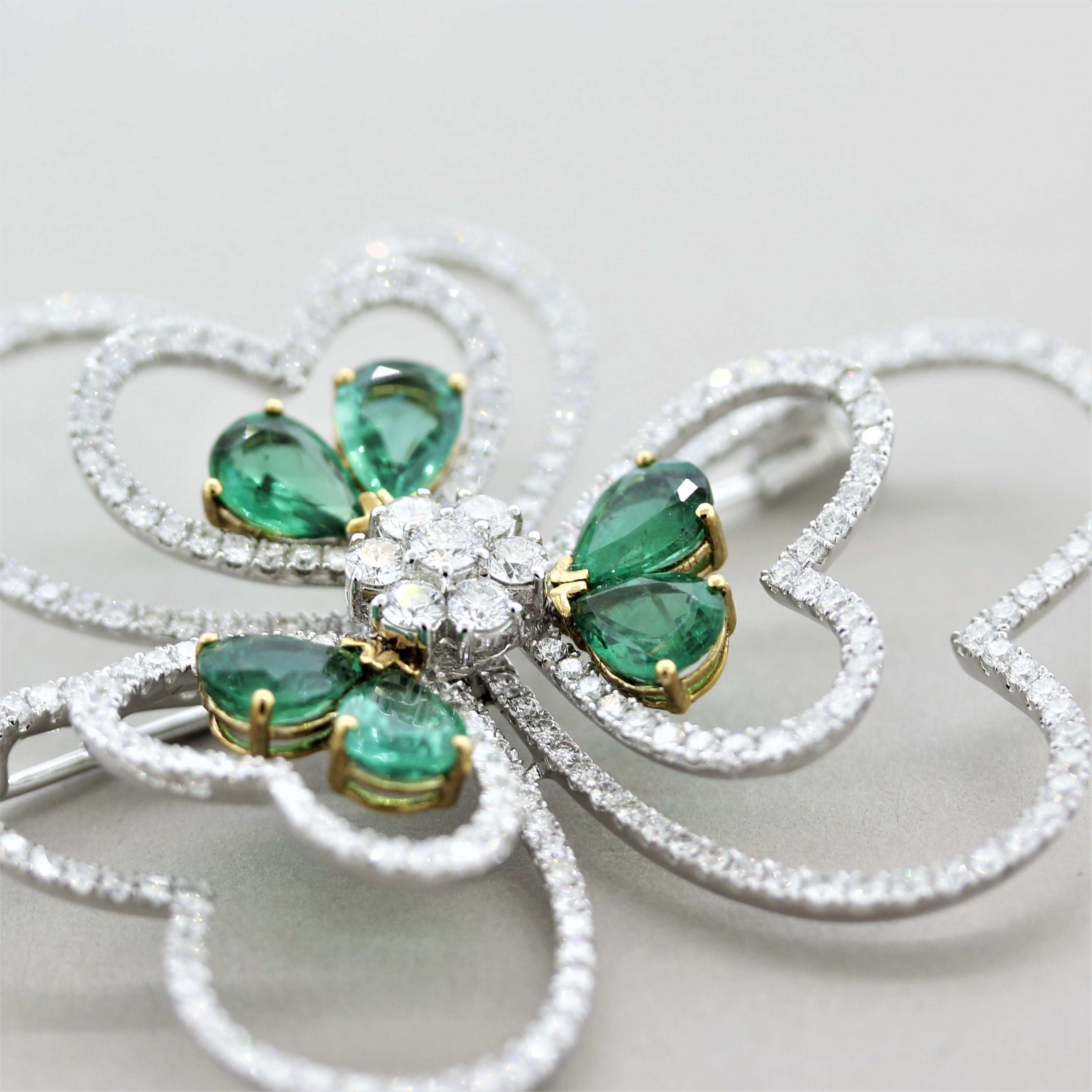 Large Emerald Diamond Gold Heart Flower Brooch