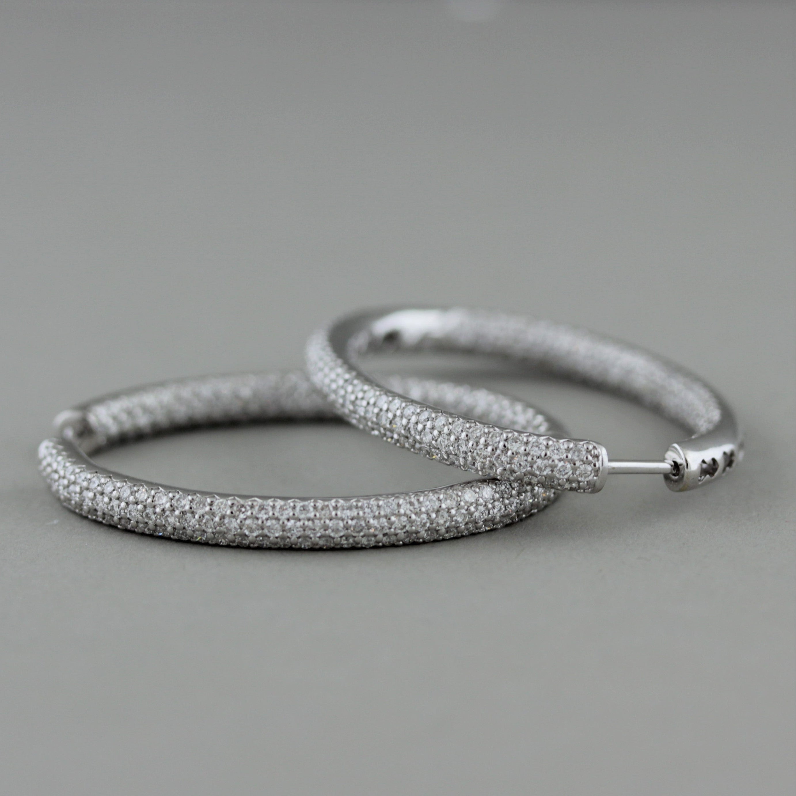 Diamond Pavé Gold Oval Hoop Earrings