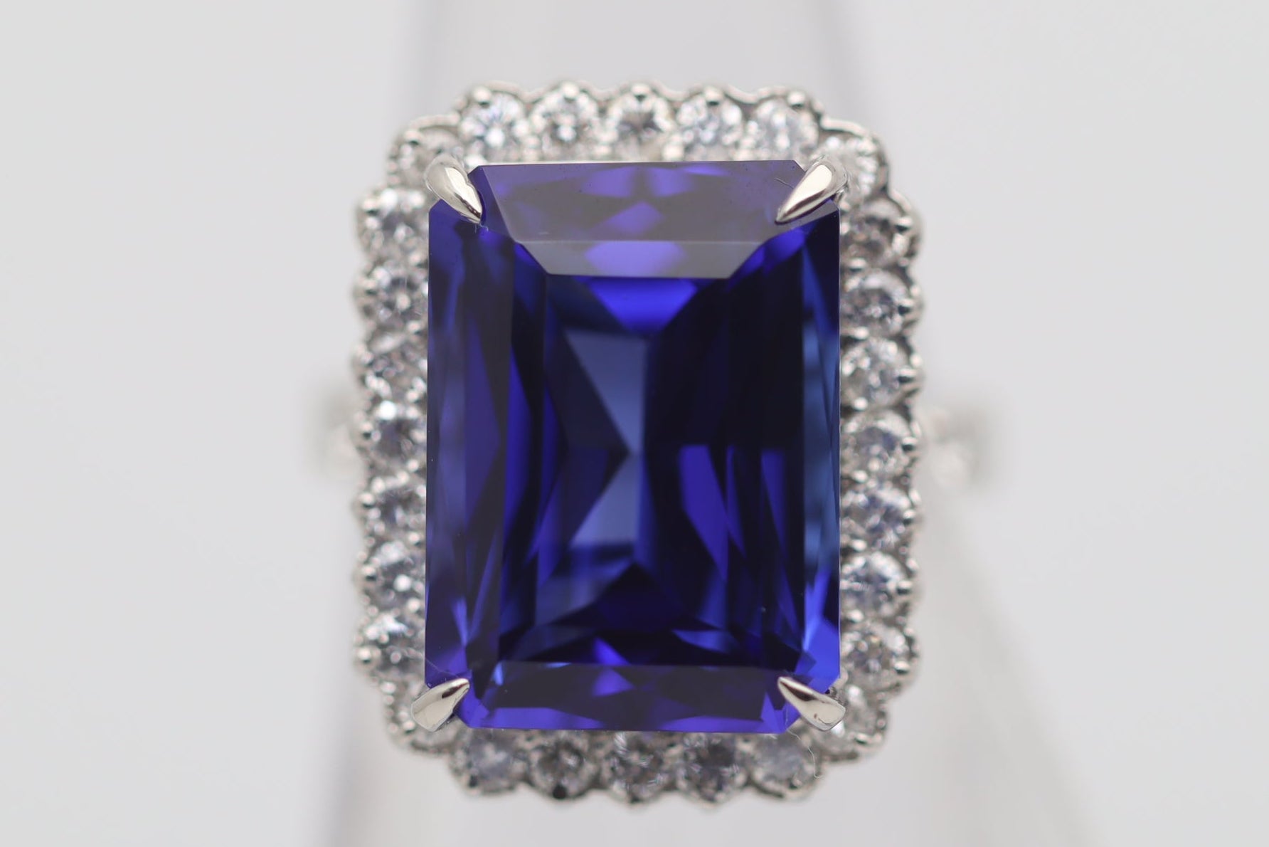 Tanzanite Diamond Platinum Ring