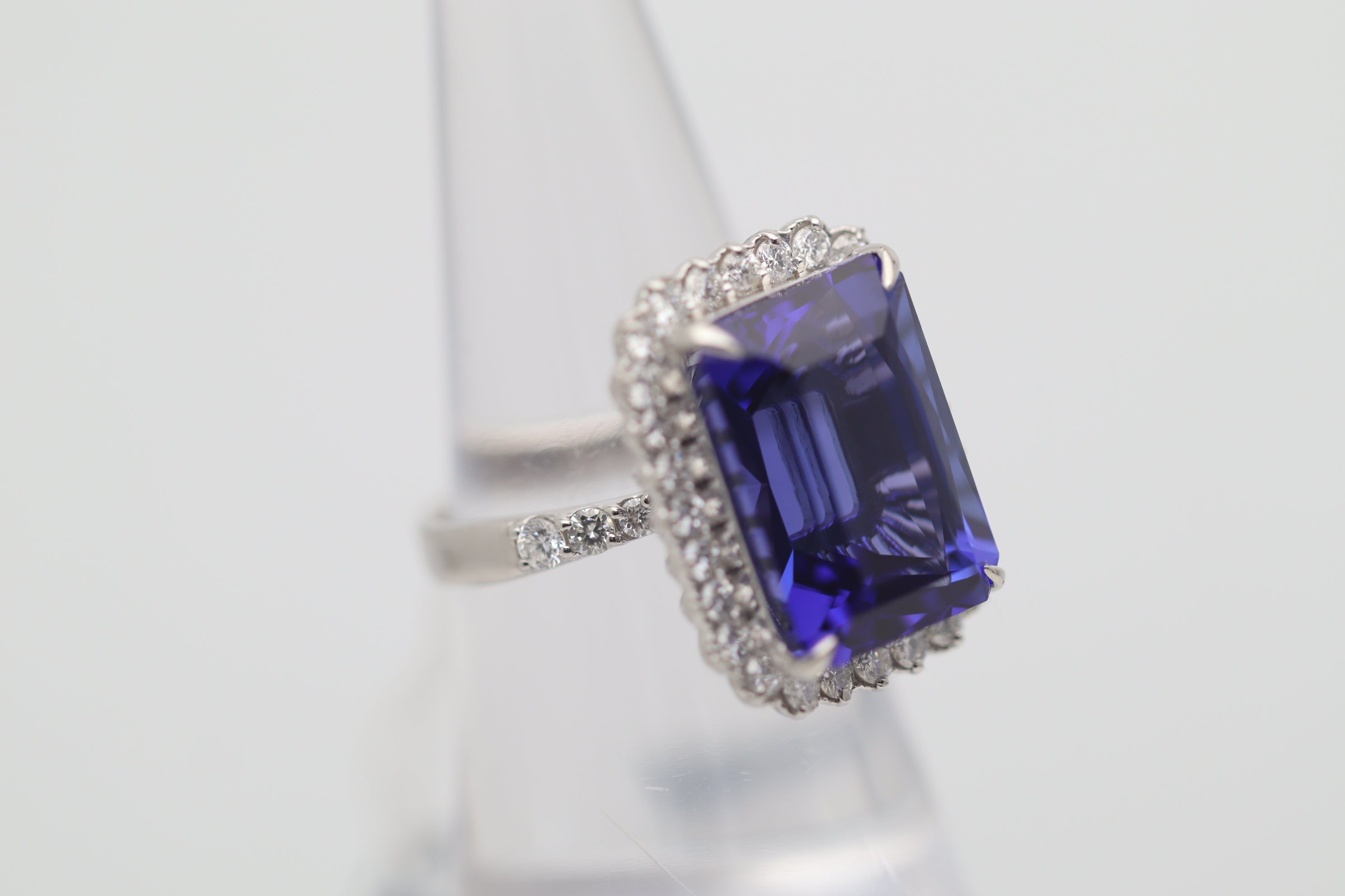 Tanzanite Diamond Platinum Ring