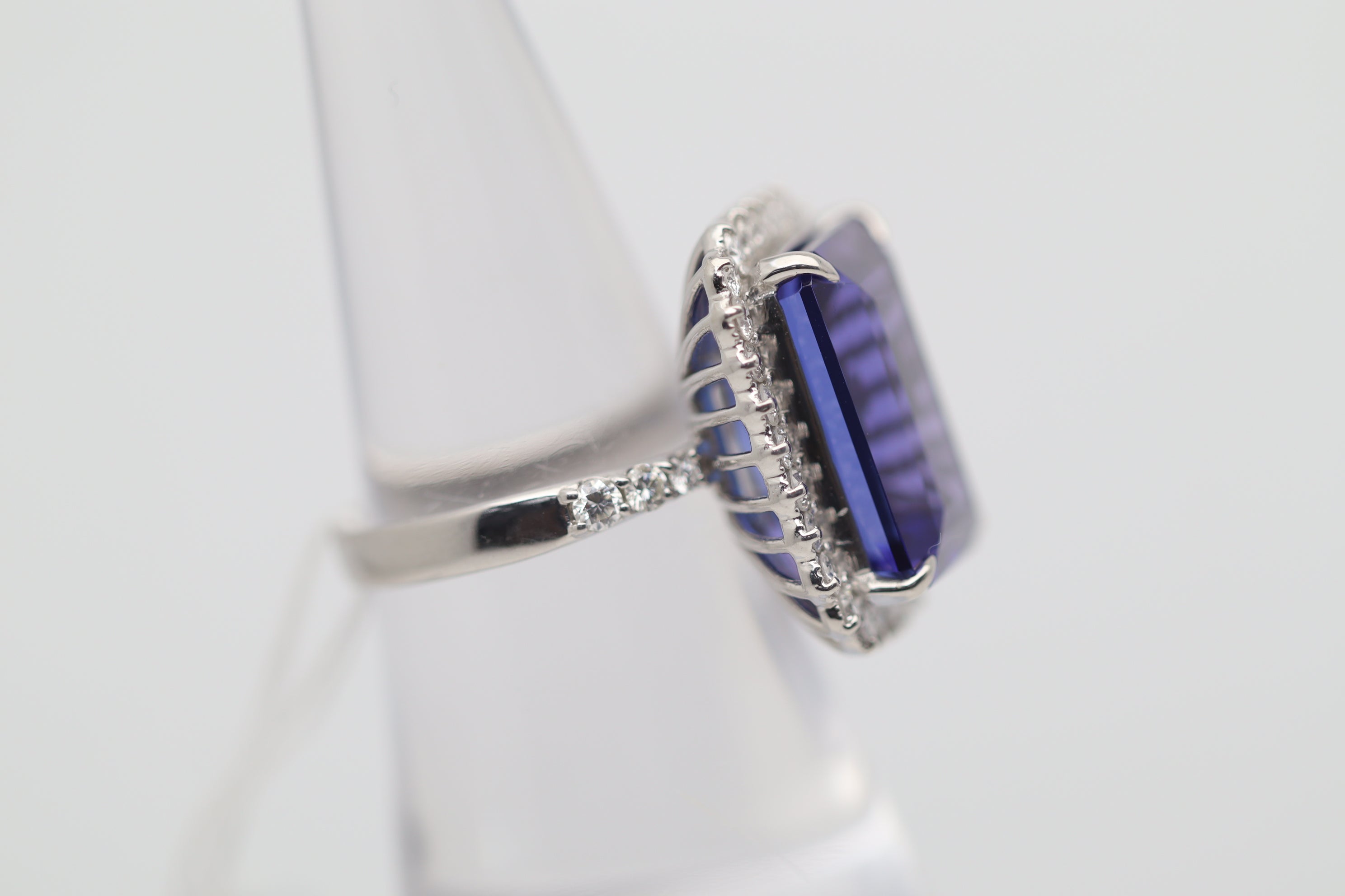 Tanzanite Diamond Platinum Ring