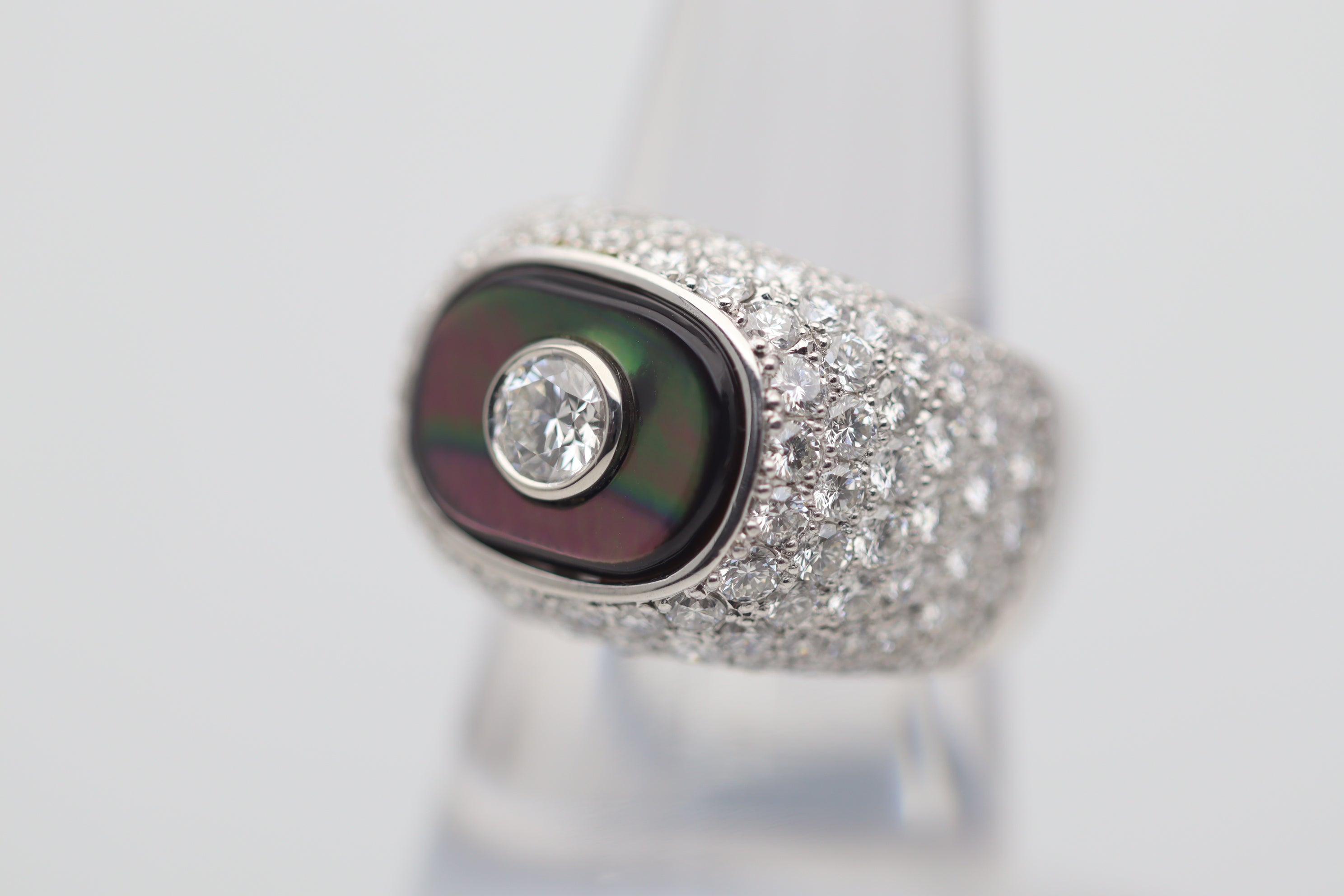 Diamond Mother-of-Pearl Platinum Ring, Unisex