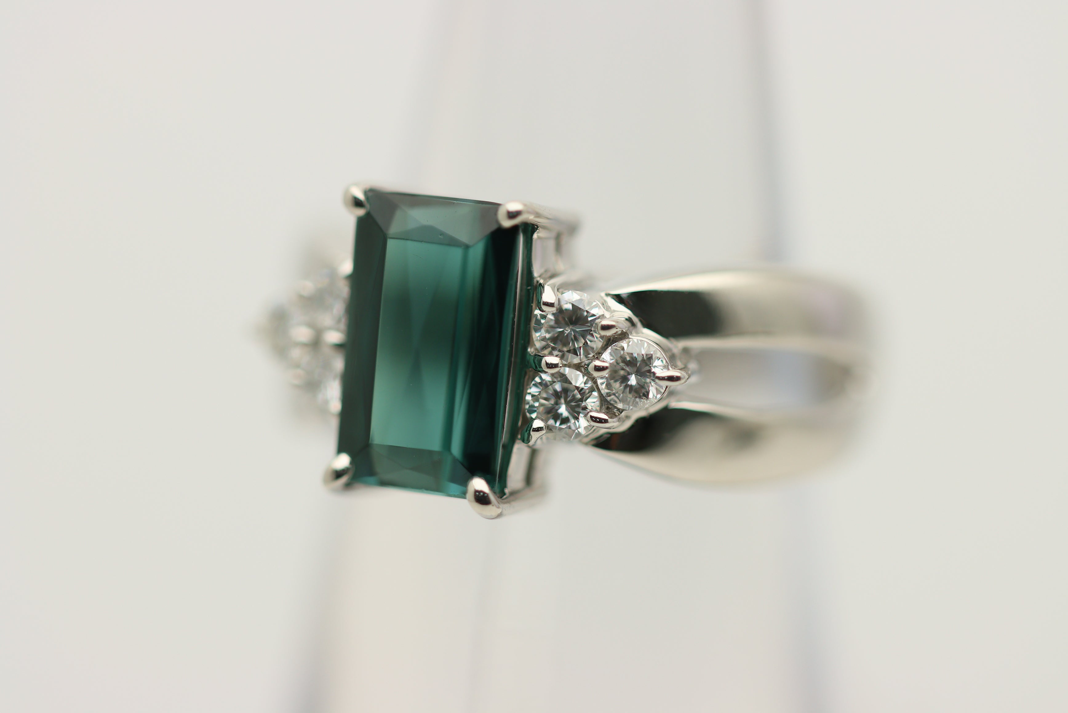 2.52 Carat Indicolite Tourmaline Diamond Split-Band Platinum Ring