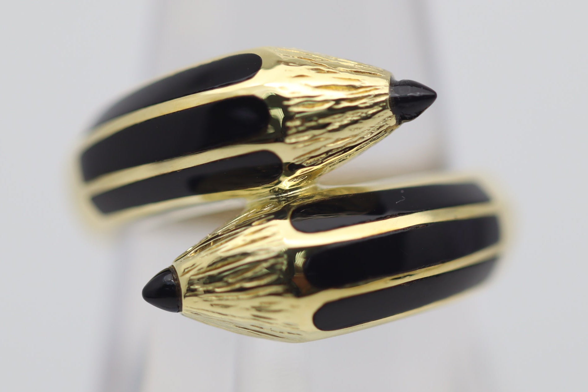 18k Yellow Gold Onyx Enamel Crossover Pencil Ring