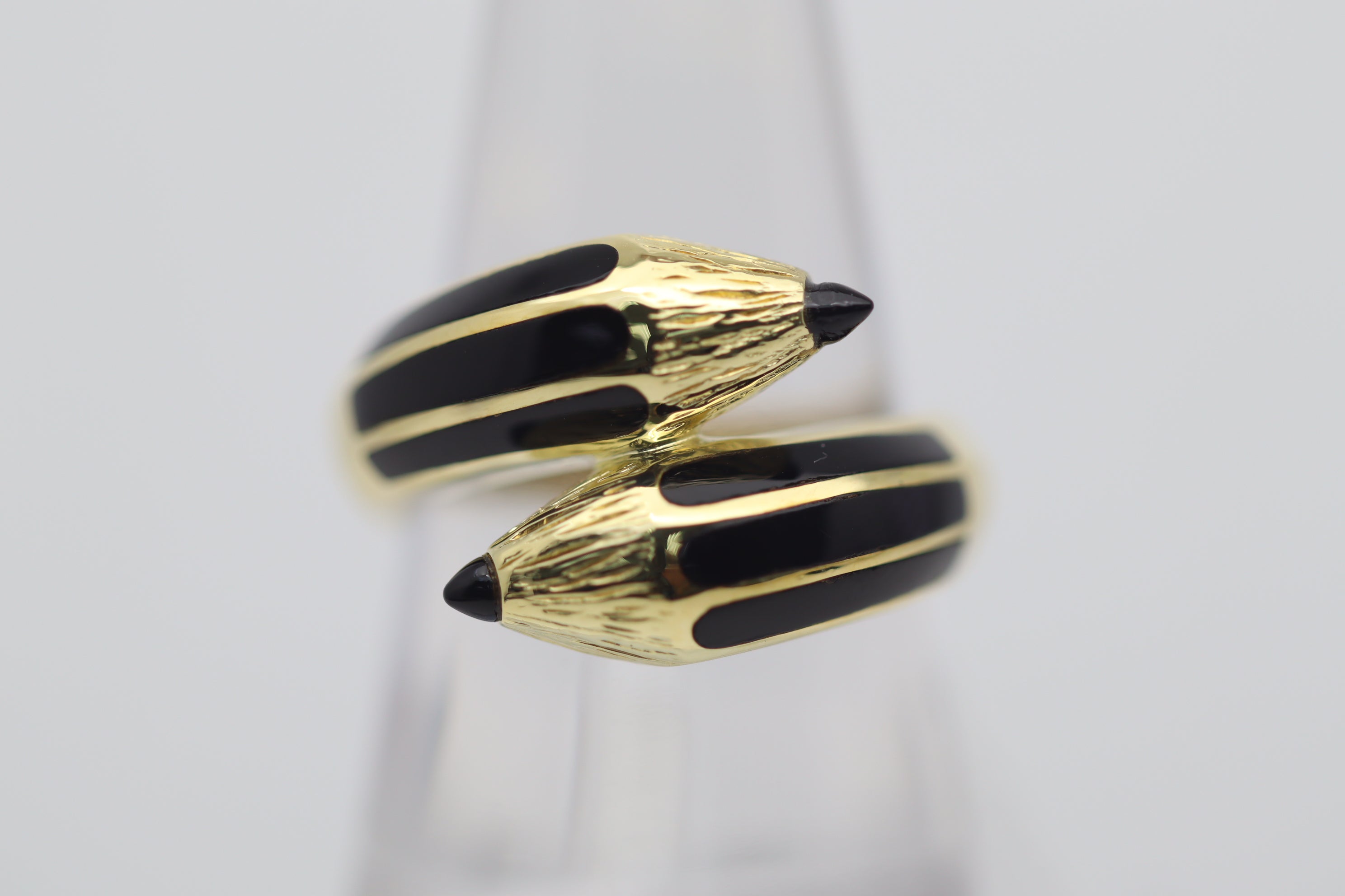 18k Yellow Gold Onyx Enamel Crossover Pencil Ring