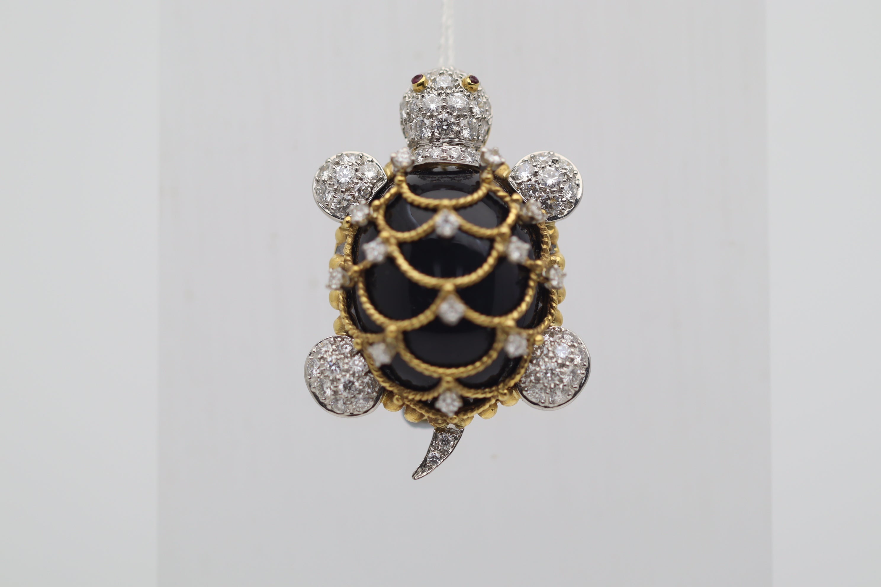 Diamond Onyx Gold & Platinum Sea-Turtle Pendant Brooch