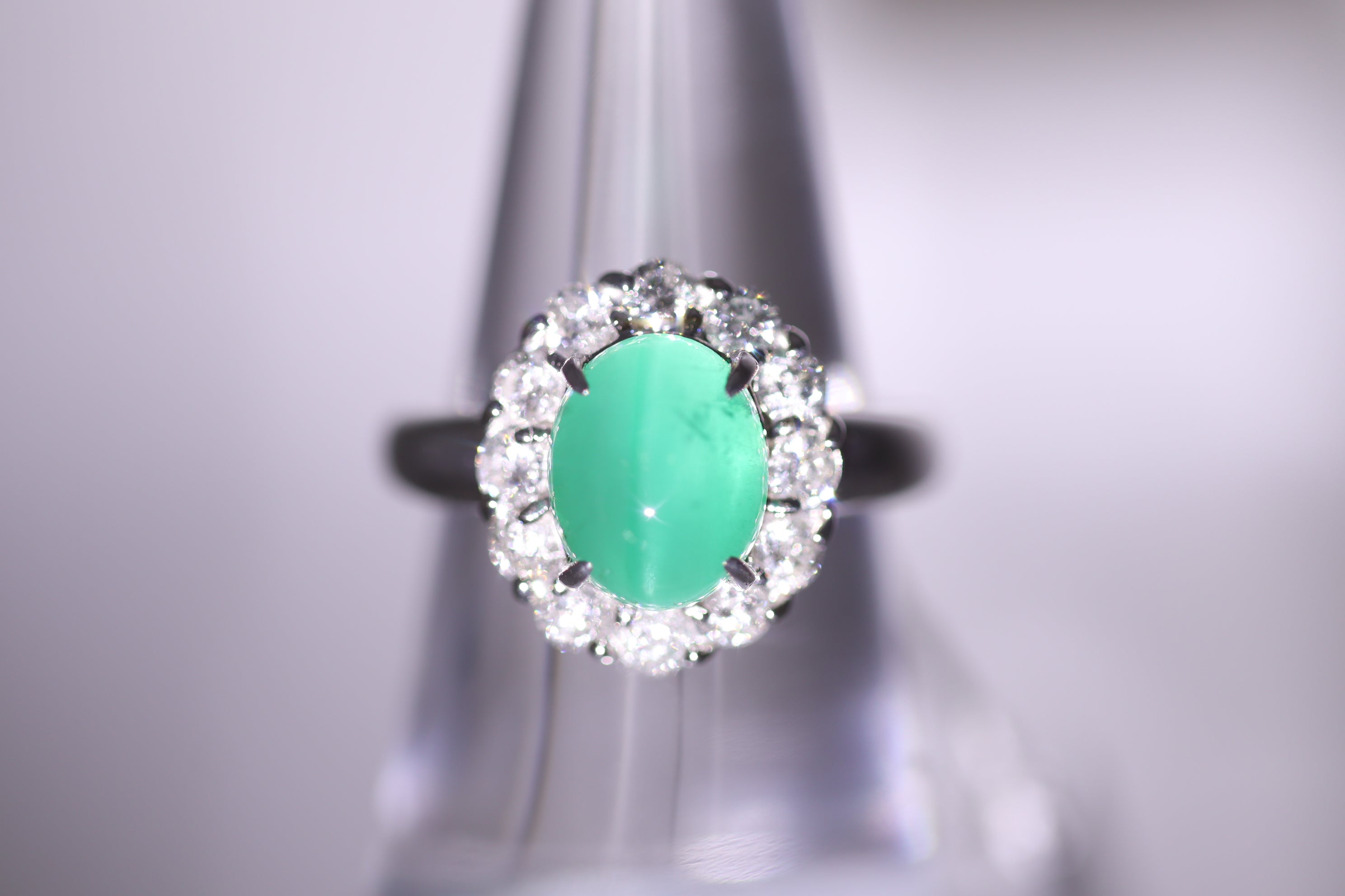 Rare Cats Eye Emerald Diamond Platinum Ring