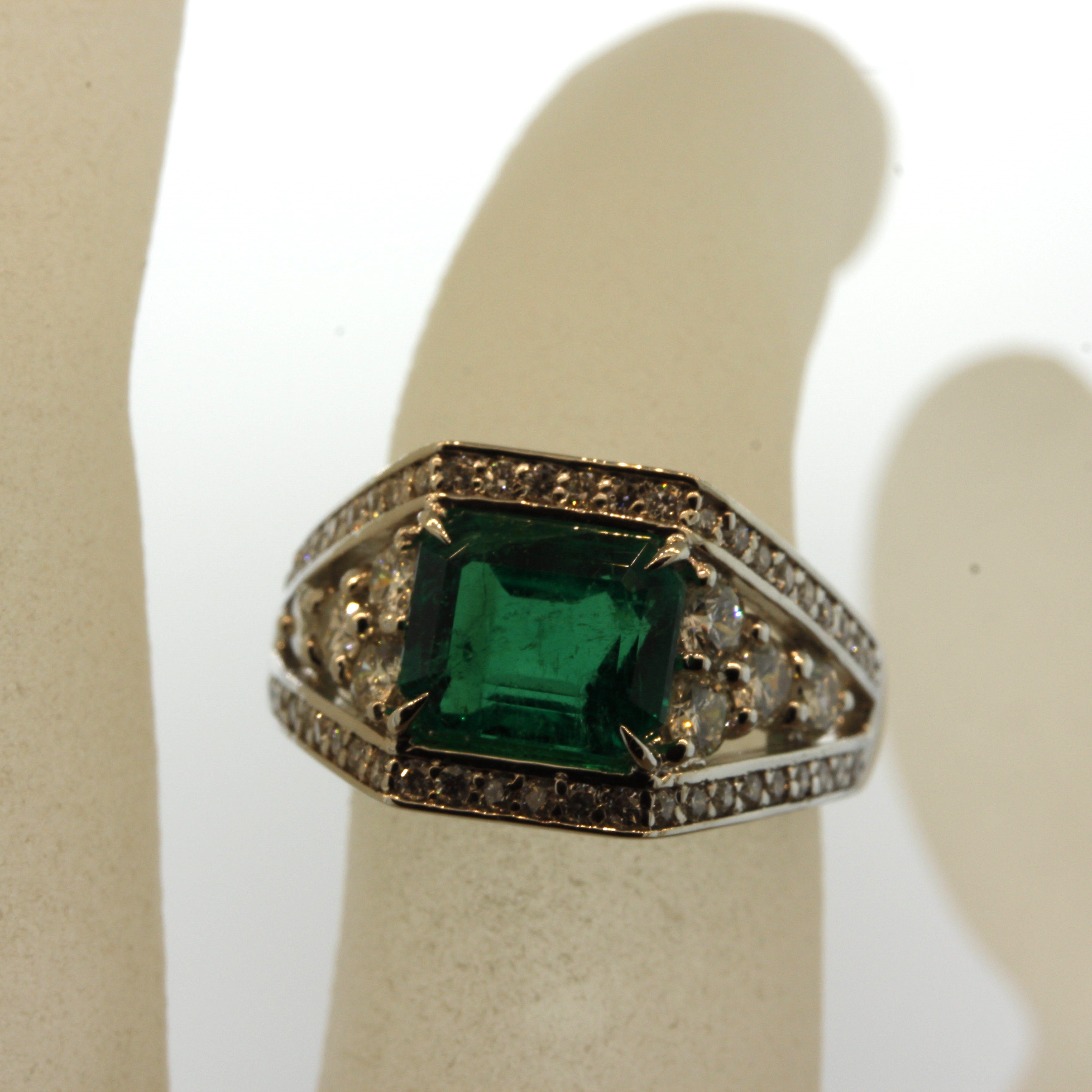 Colombian Emerald Diamond Platinum Ring, GRS Certified Insignificant Oil