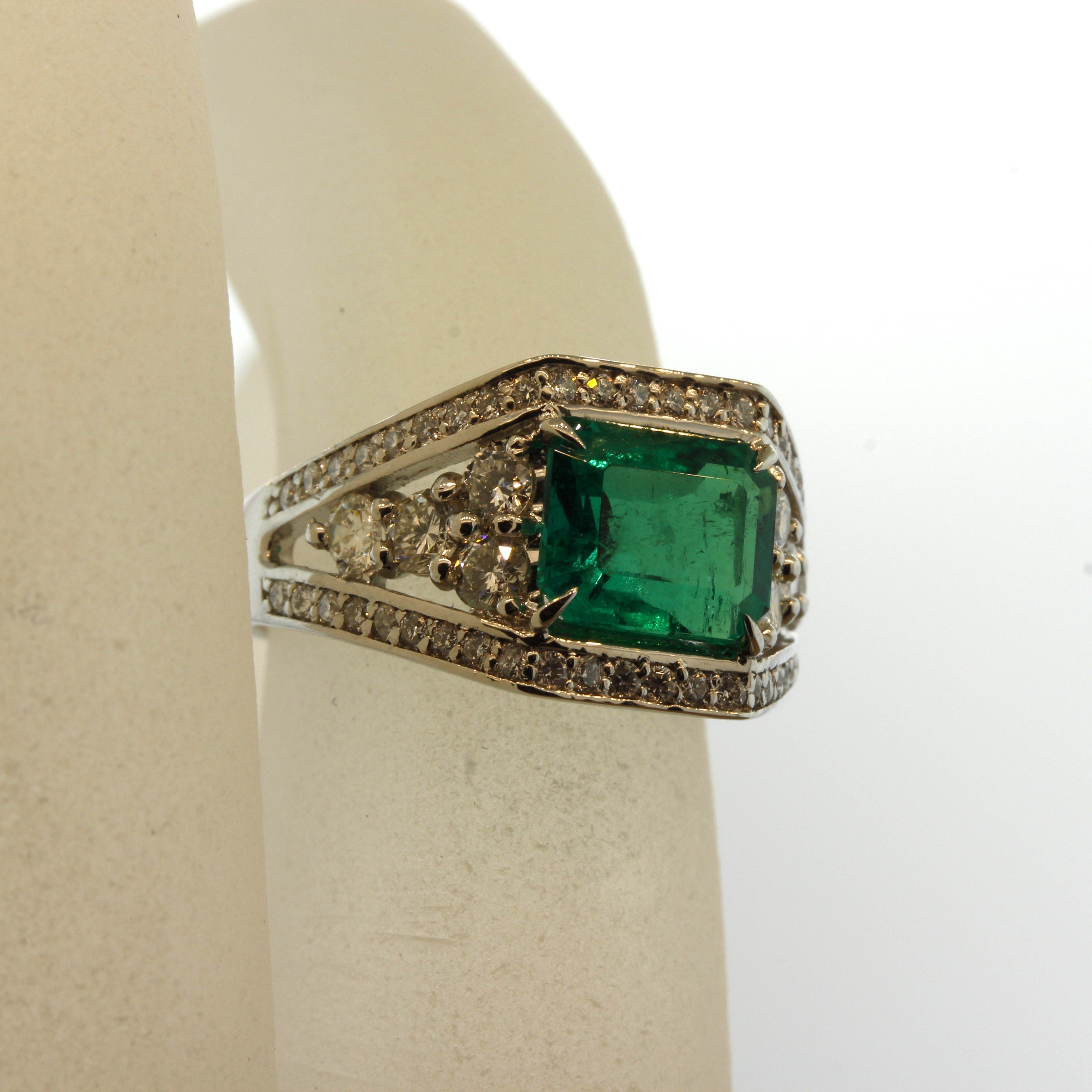 Colombian Emerald Diamond Platinum Ring, GRS Certified Insignificant Oil