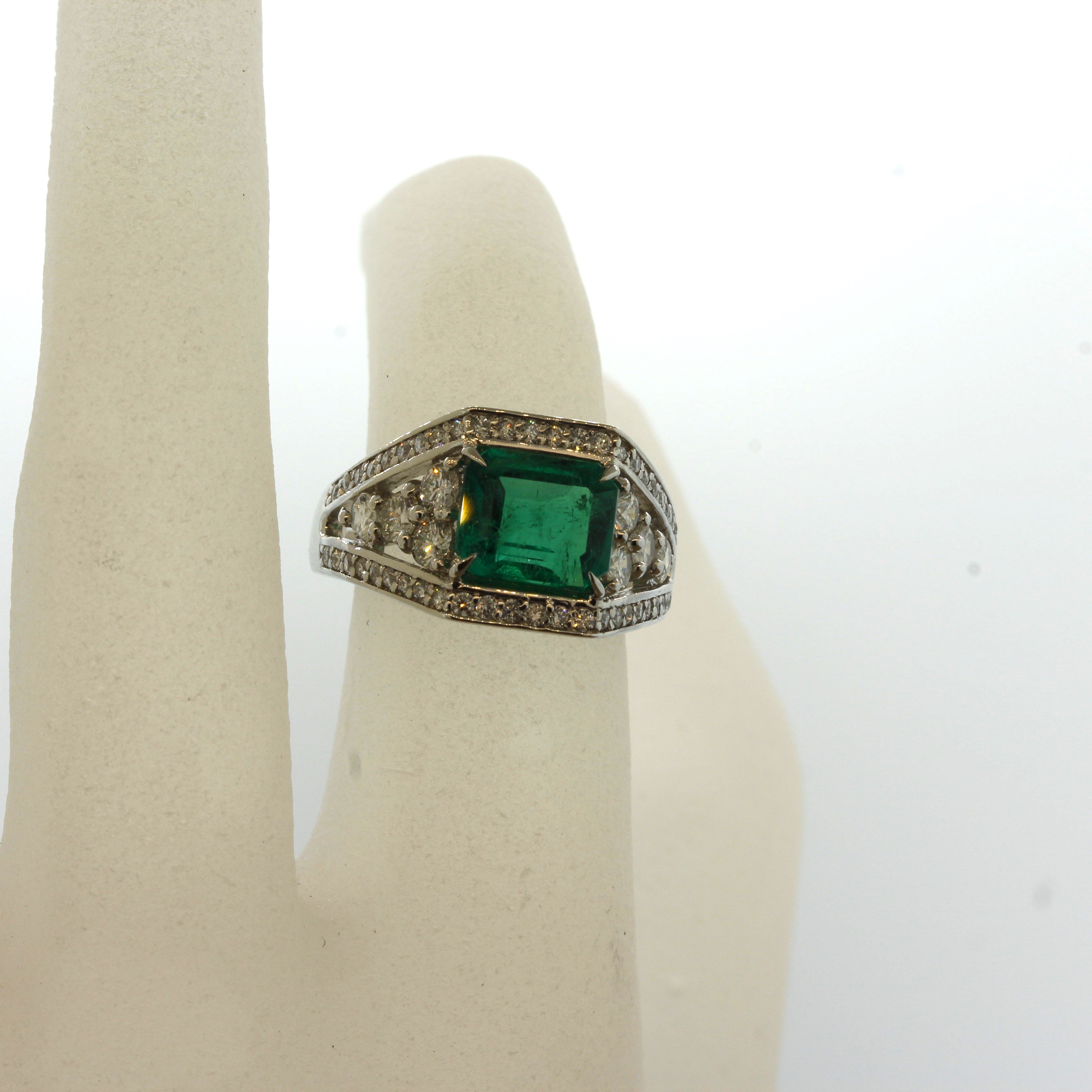 Colombian Emerald Diamond Platinum Ring, GRS Certified Insignificant Oil