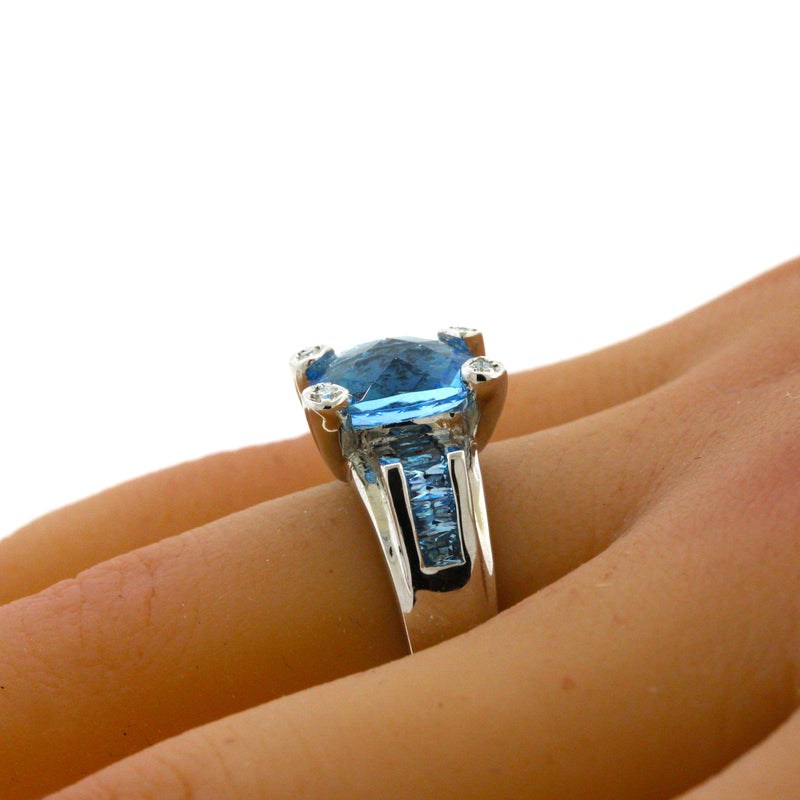 Bellarri Blue Topaz Diamond Gold Ring