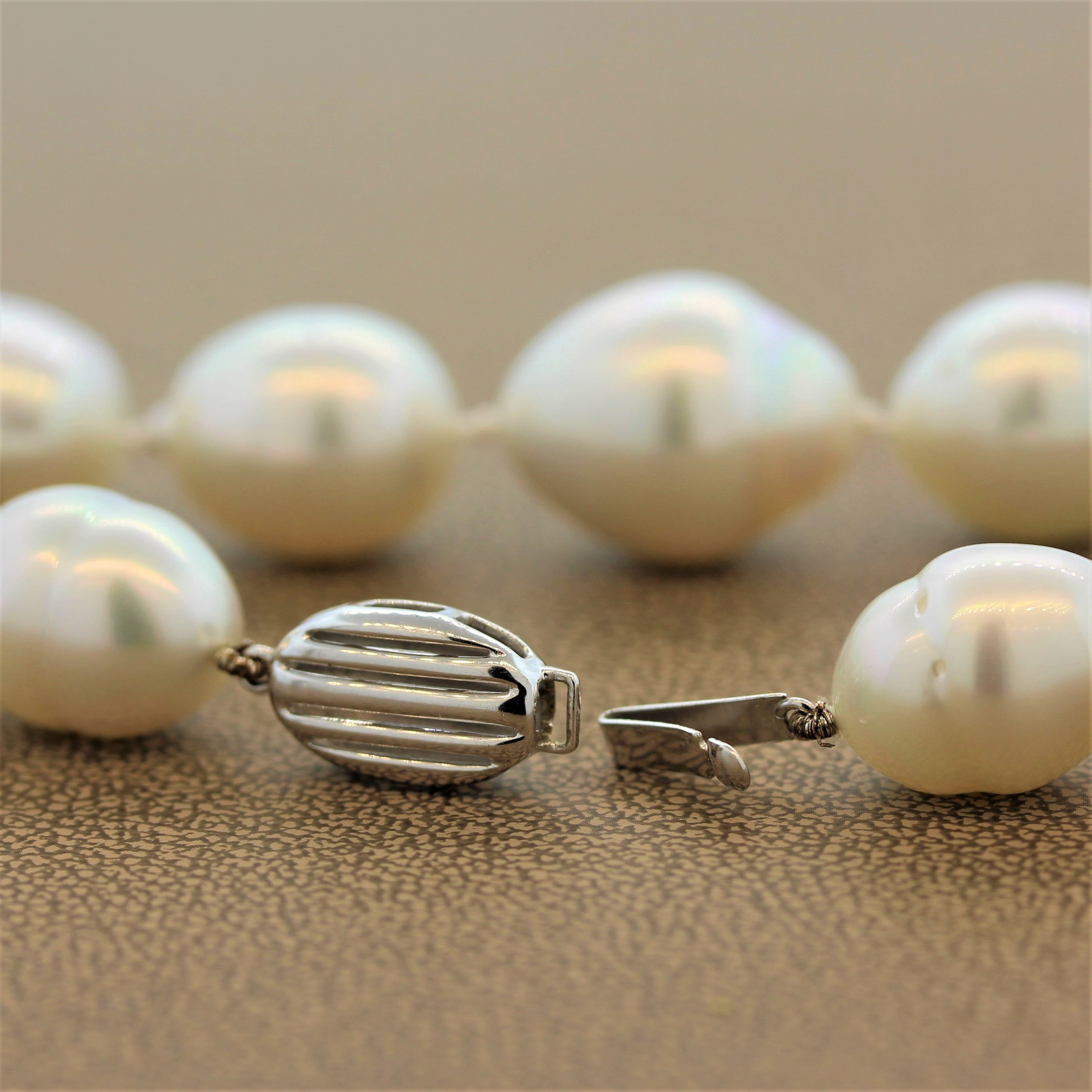 Baroque Pearl Gold Necklace