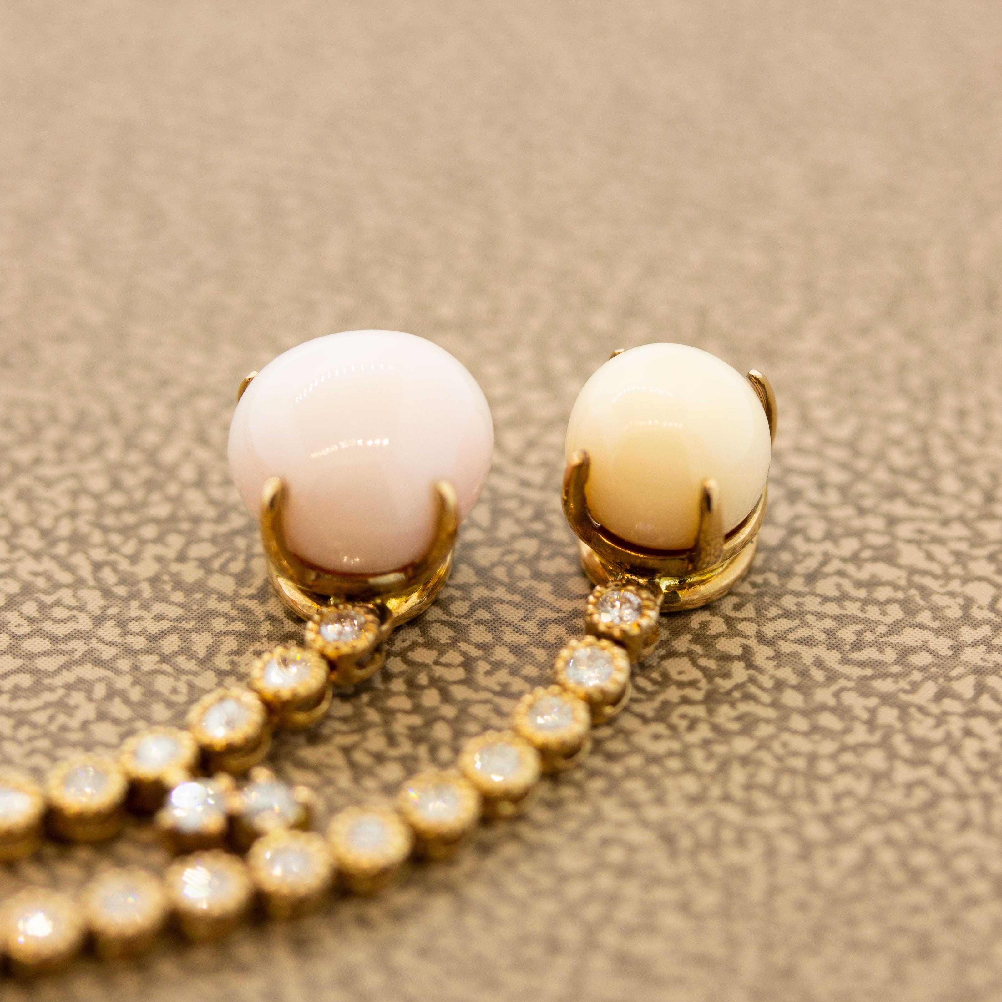 Conch Pearl Diamond Gold Necklace