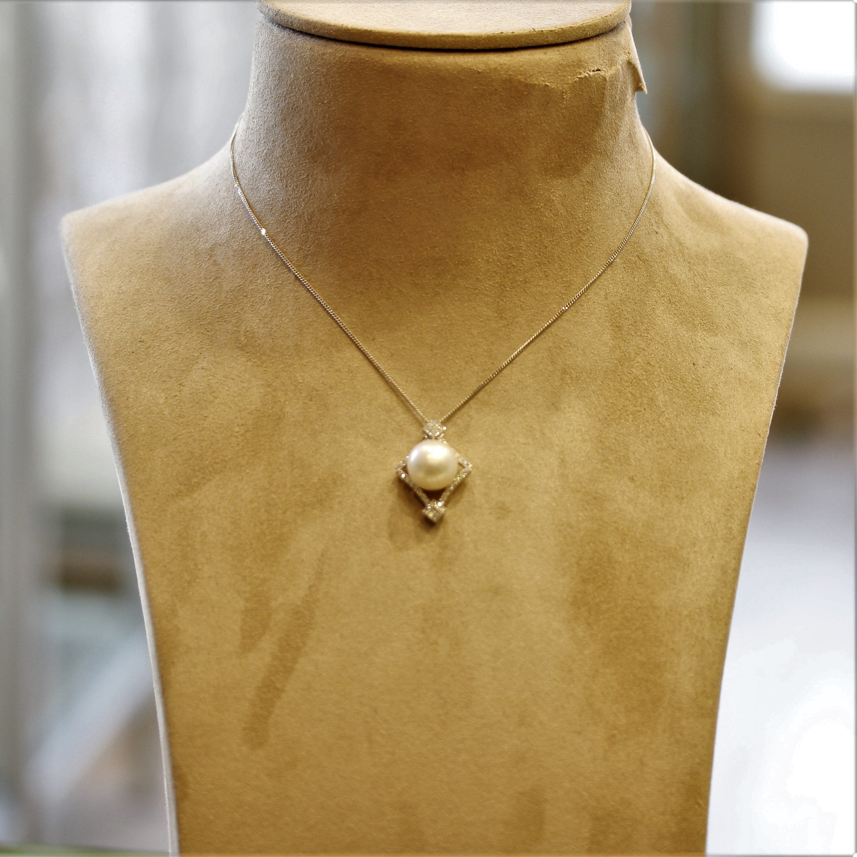 South Sea Pearl Diamond Gold Pendant