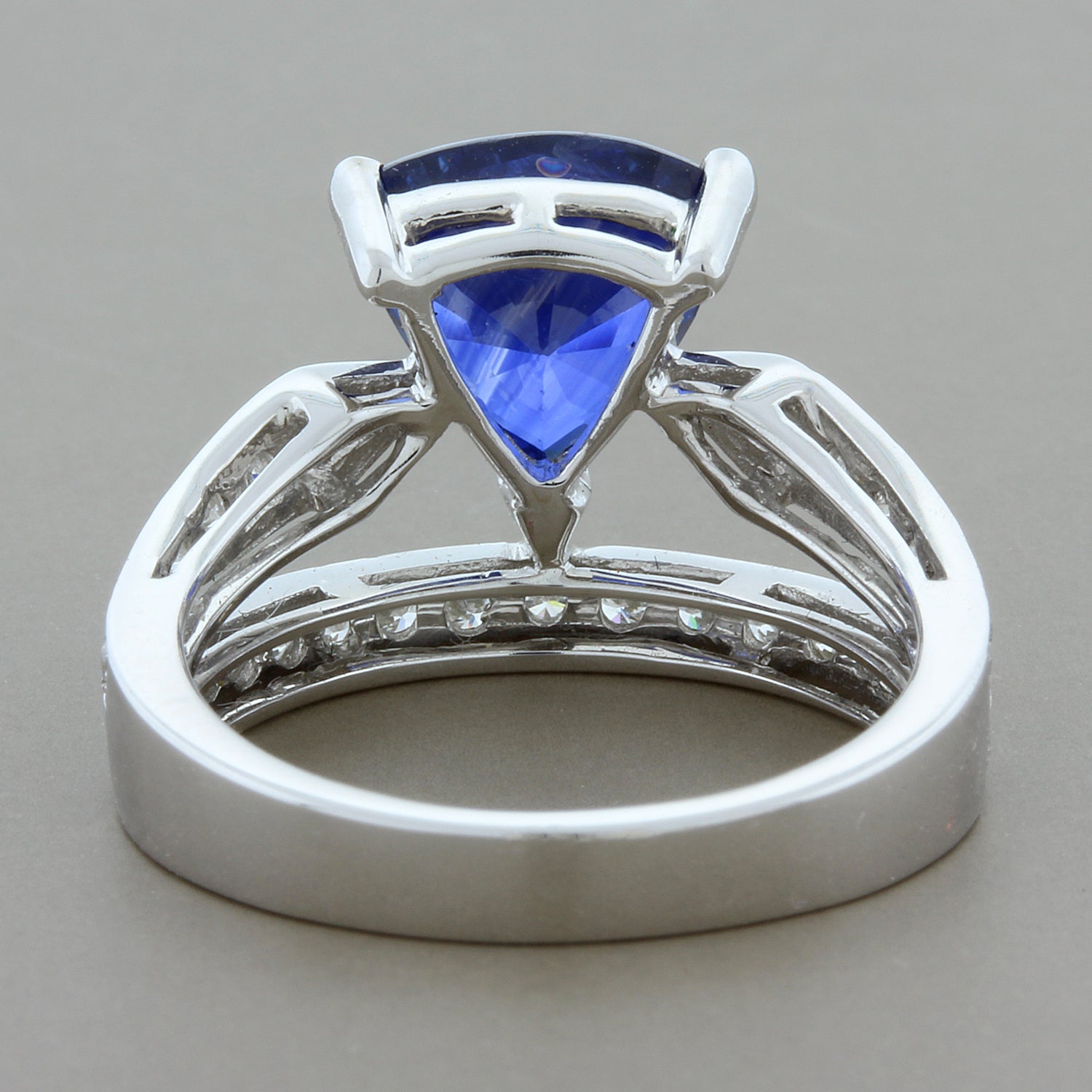 GIA Certified Ceylon Sapphire Diamond Gold Ring