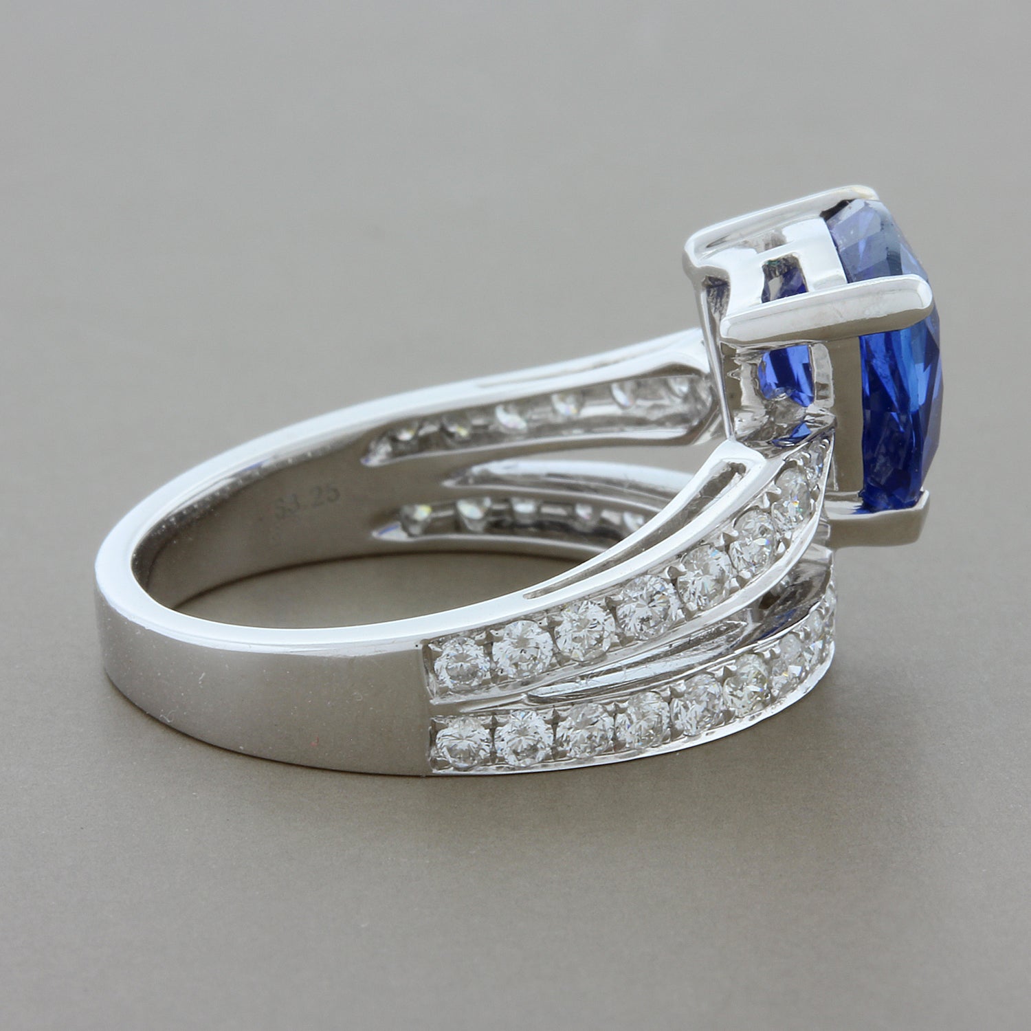 GIA Certified Ceylon Sapphire Diamond Gold Ring