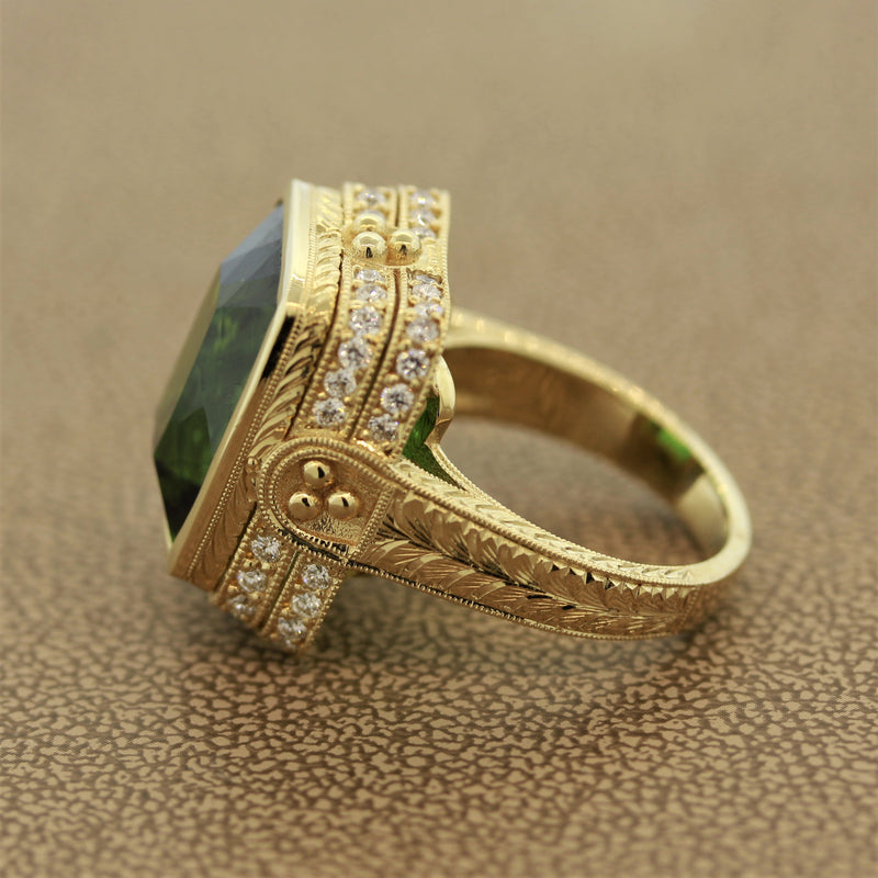 Antique Style Green Tourmaline Diamond Gold Cocktail Ring