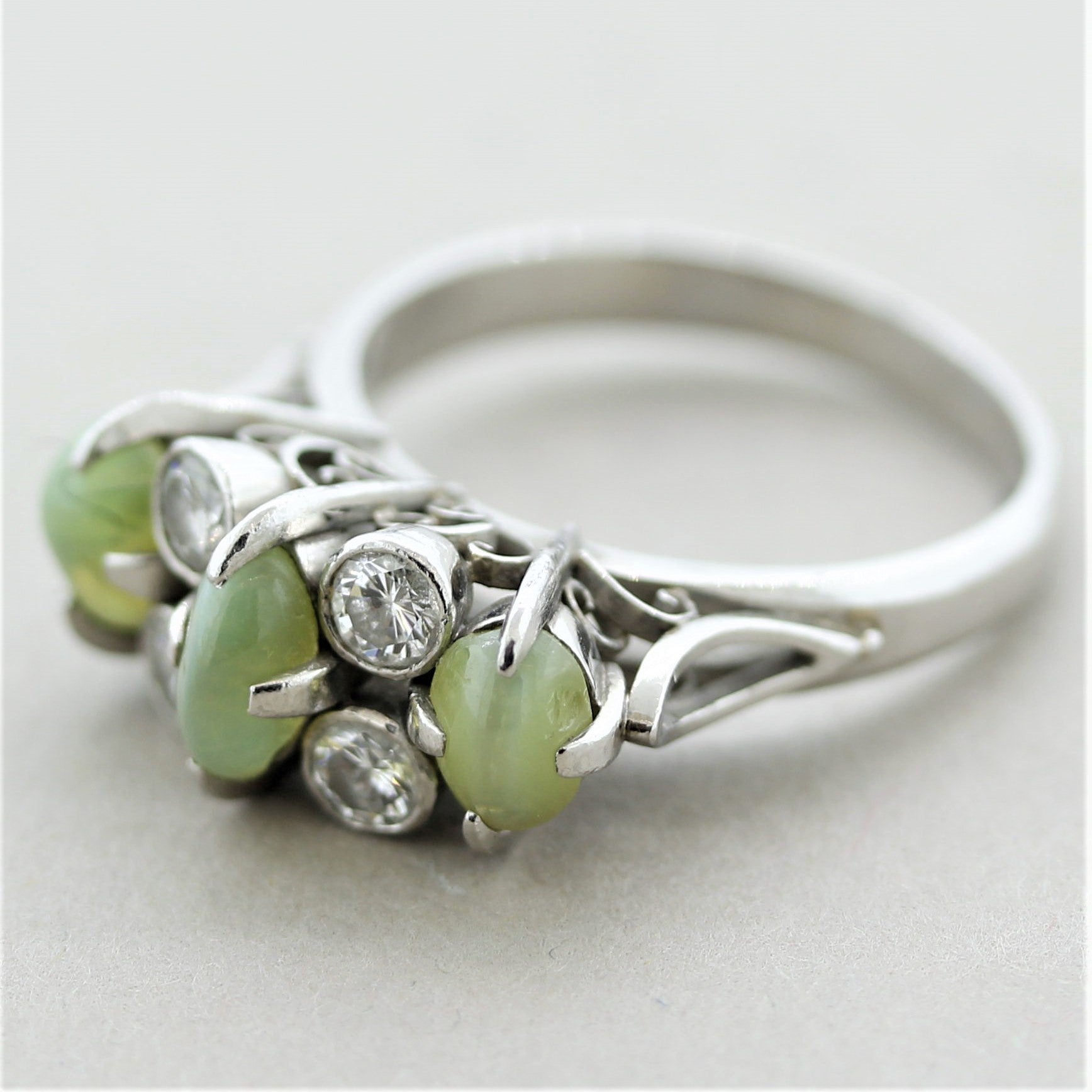 Estate Cats Eye Chrysoberyl Diamond Platinum Ring