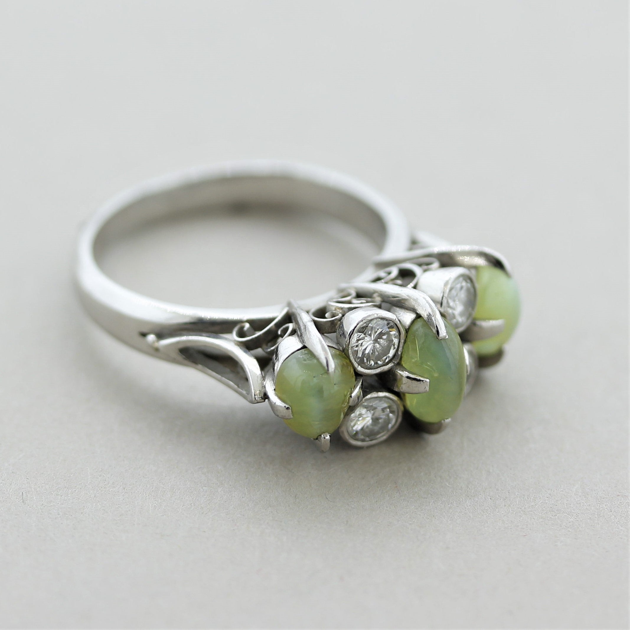 Estate Cats Eye Chrysoberyl Diamond Platinum Ring