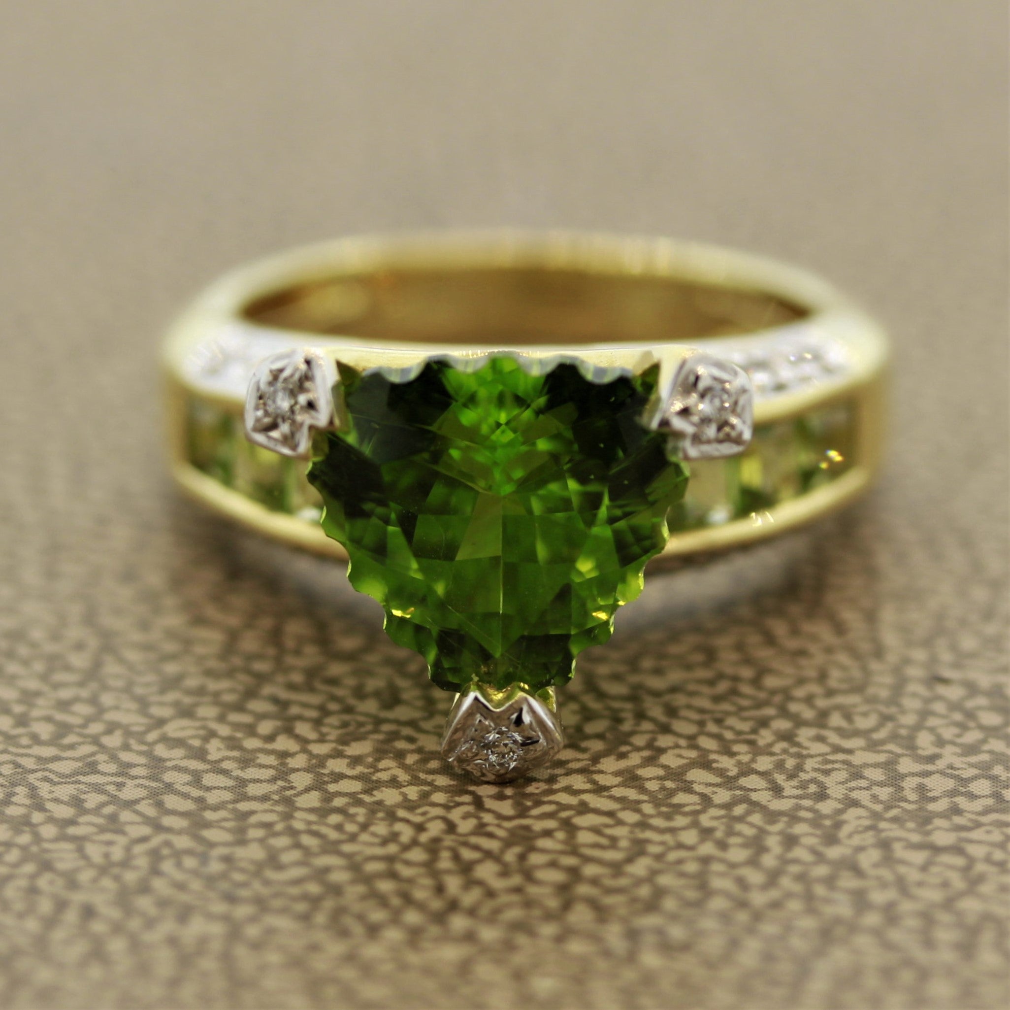 Bellarri Peridot Diamond Gold Ring