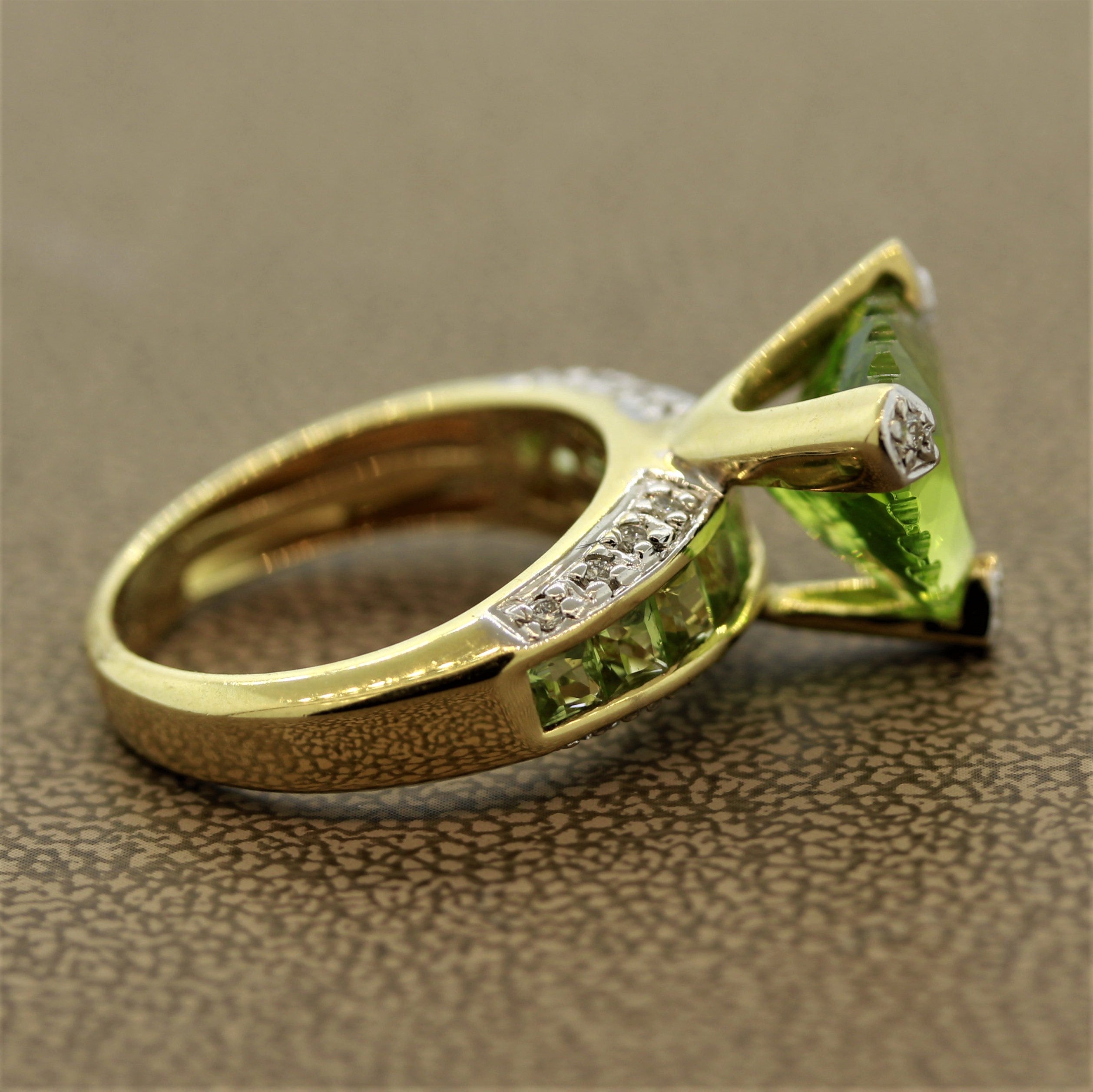 Bellarri Peridot Diamond Gold Ring