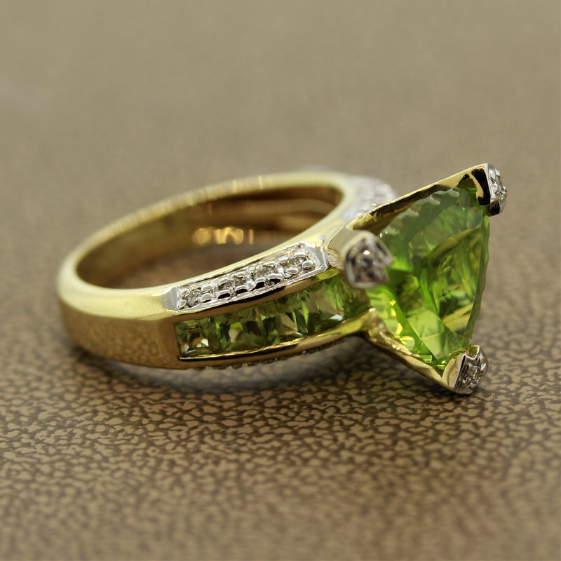 Bellarri Peridot Diamond Gold Ring