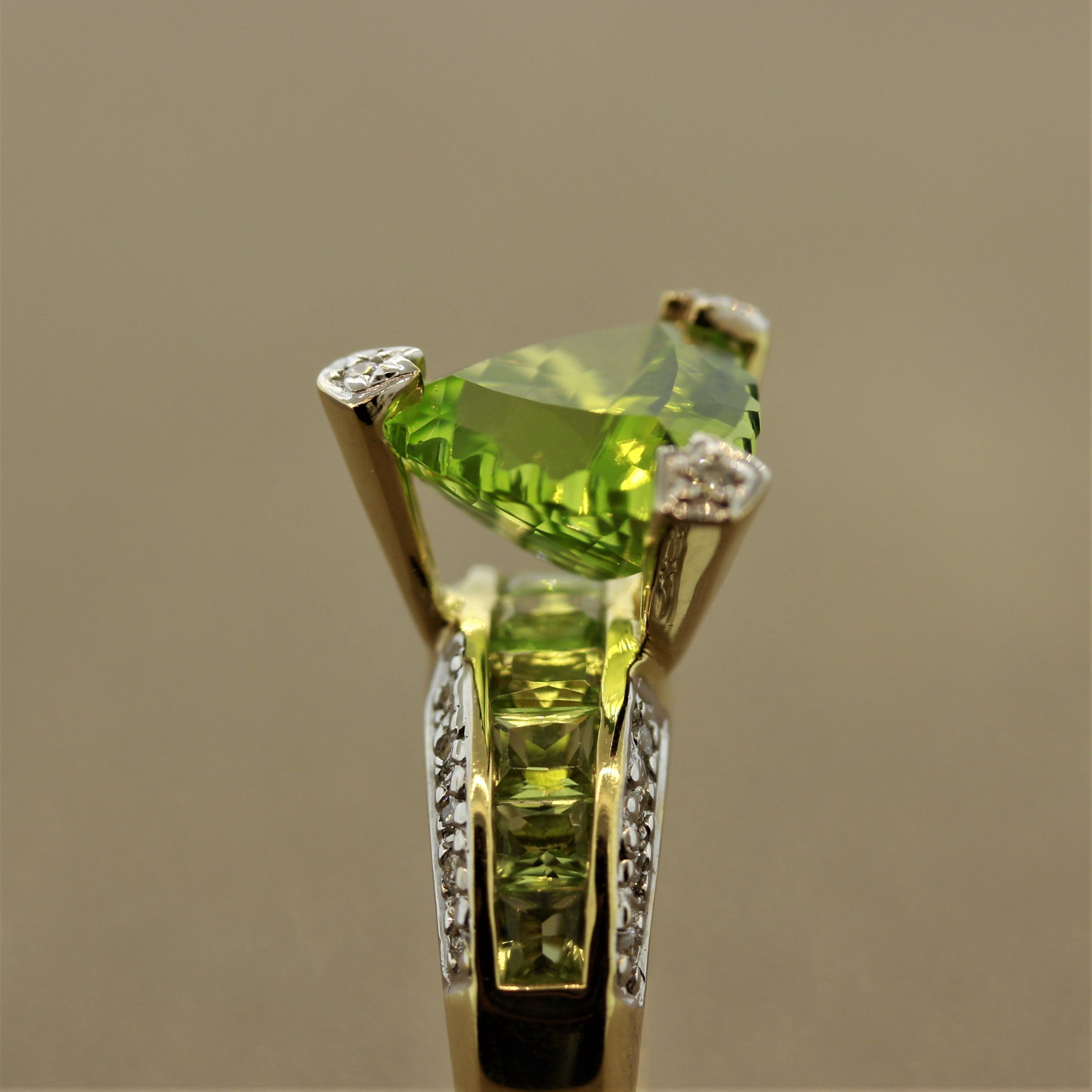 Bellarri Peridot Diamond Gold Ring