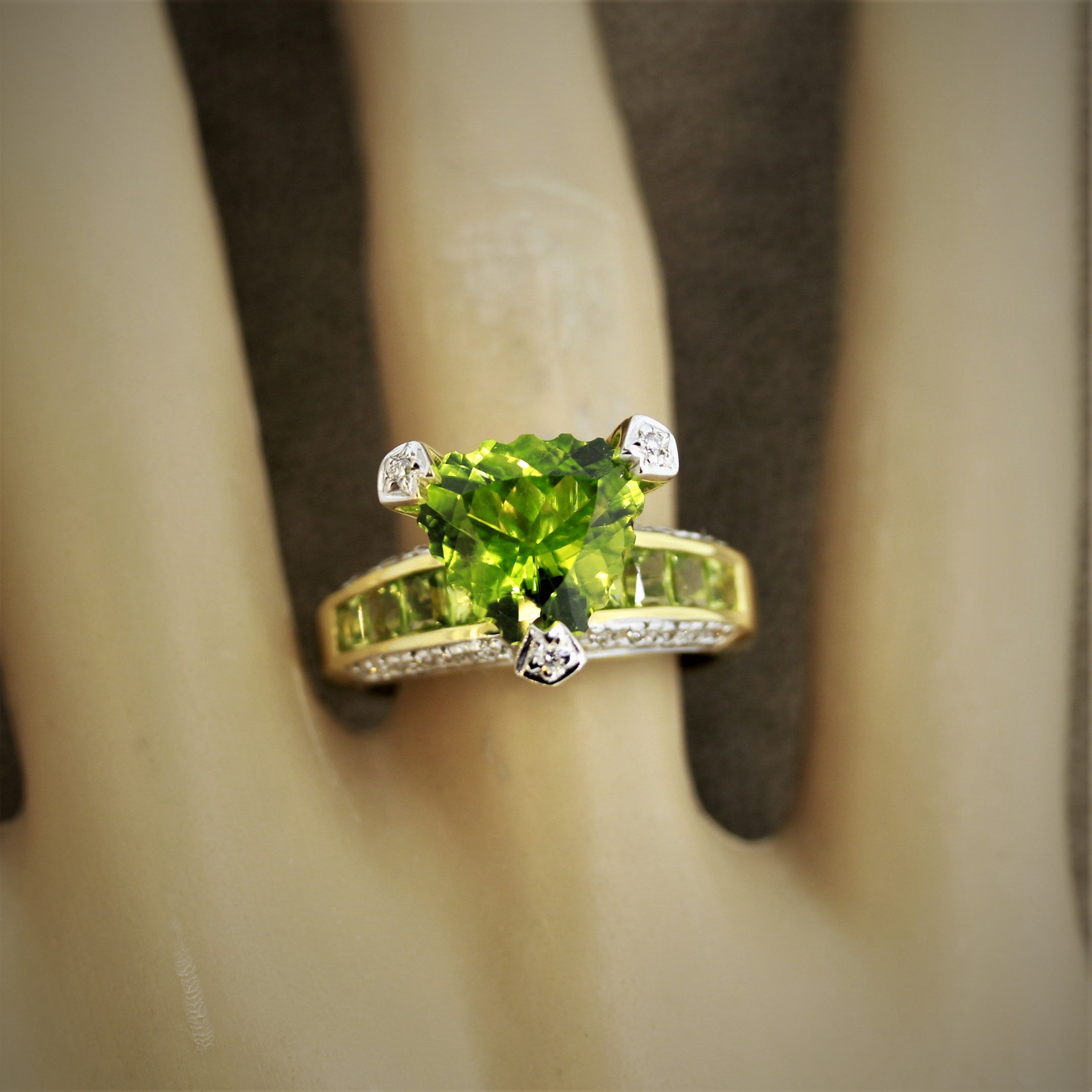 Bellarri Peridot Diamond Gold Ring