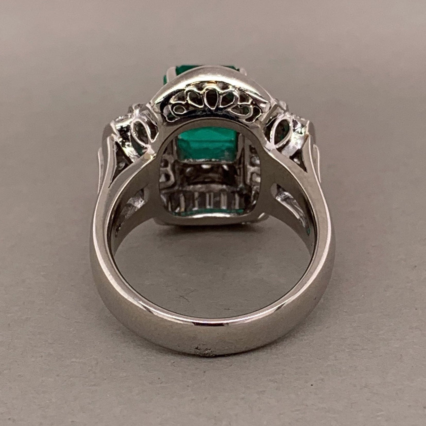 Gem Emerald Diamond Platinum Ring