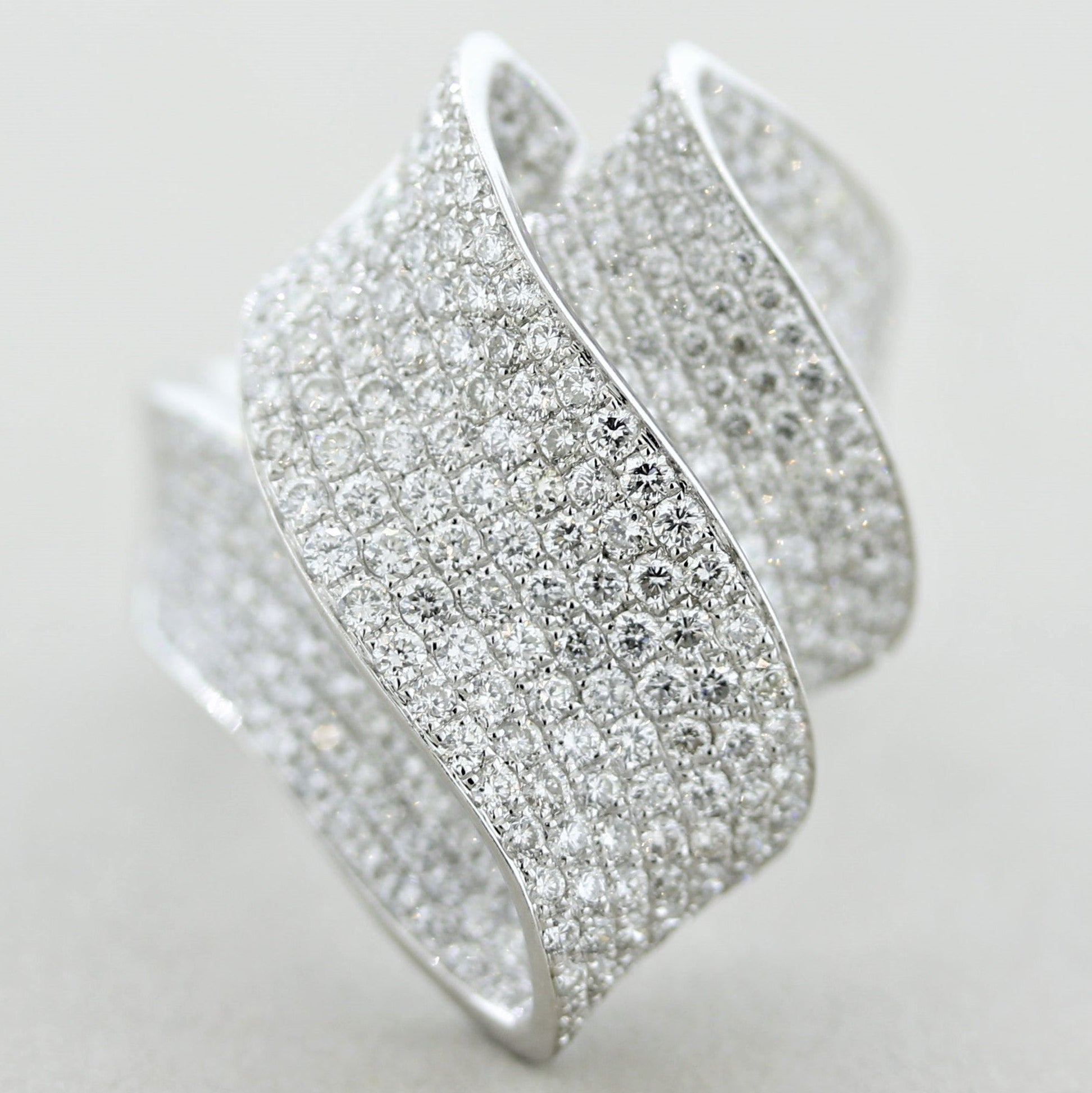 Diamond Gold Ribbon Ring