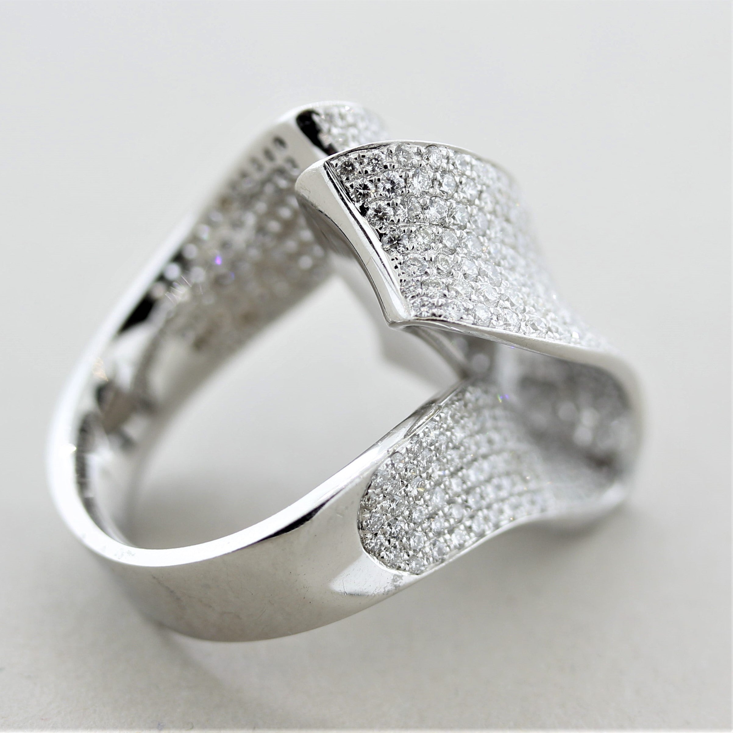 Diamond Gold Ribbon Ring