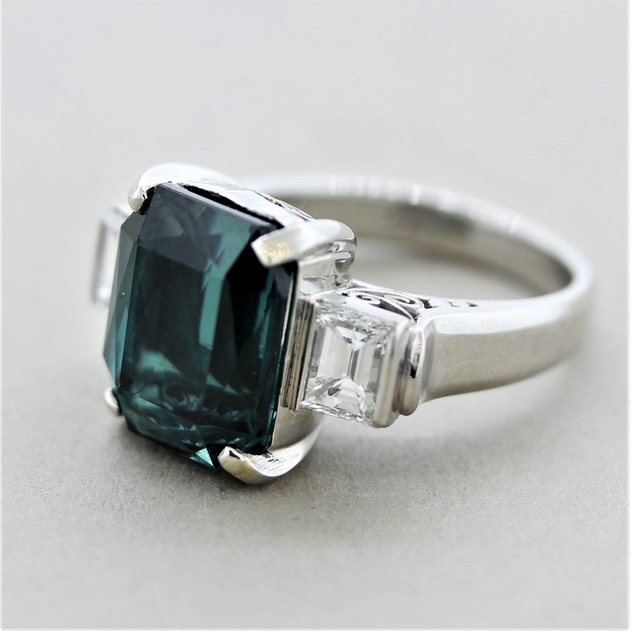 Fine Indicolite Tourmaline Diamond Platinum 3-Stone Ring