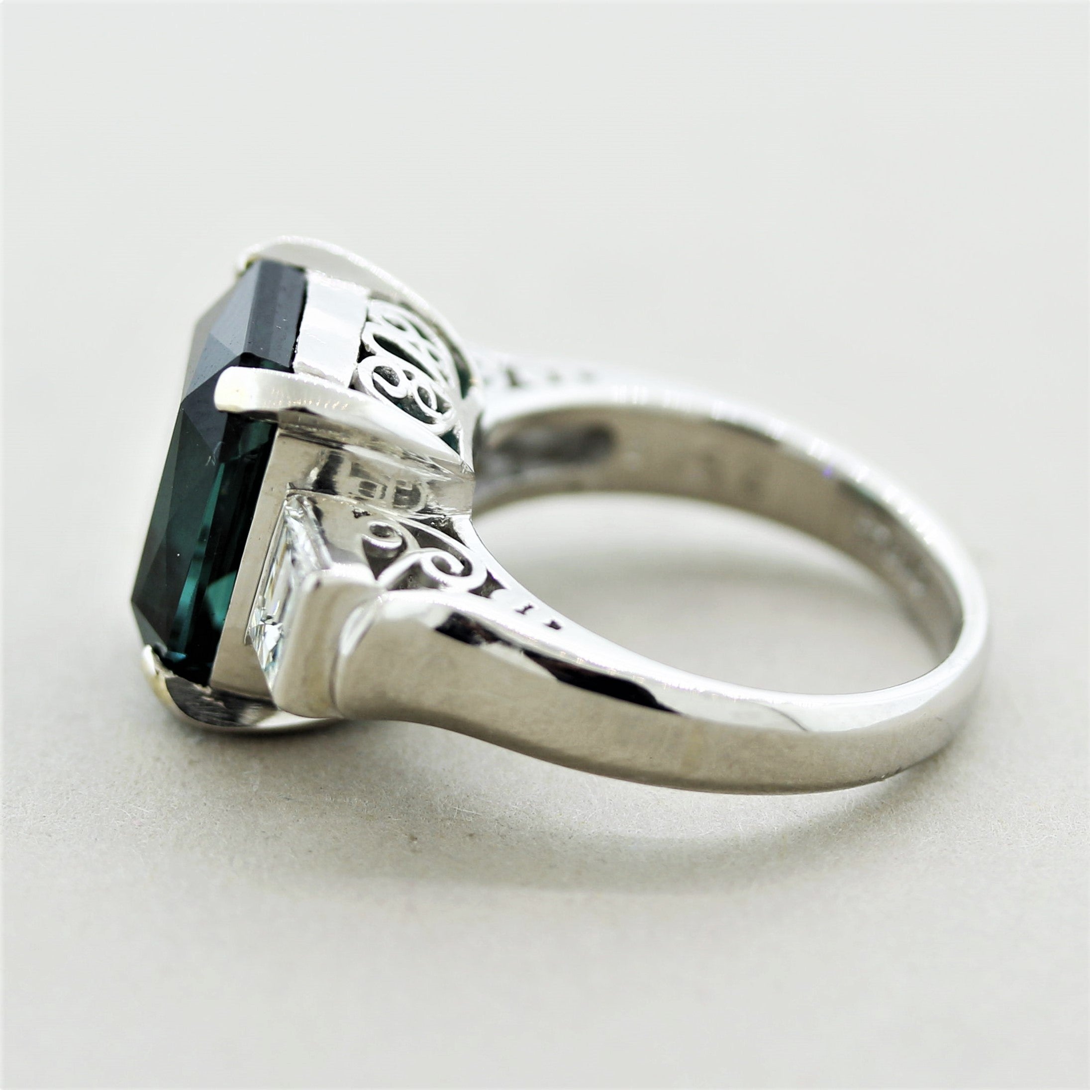 Fine Indicolite Tourmaline Diamond Platinum 3-Stone Ring