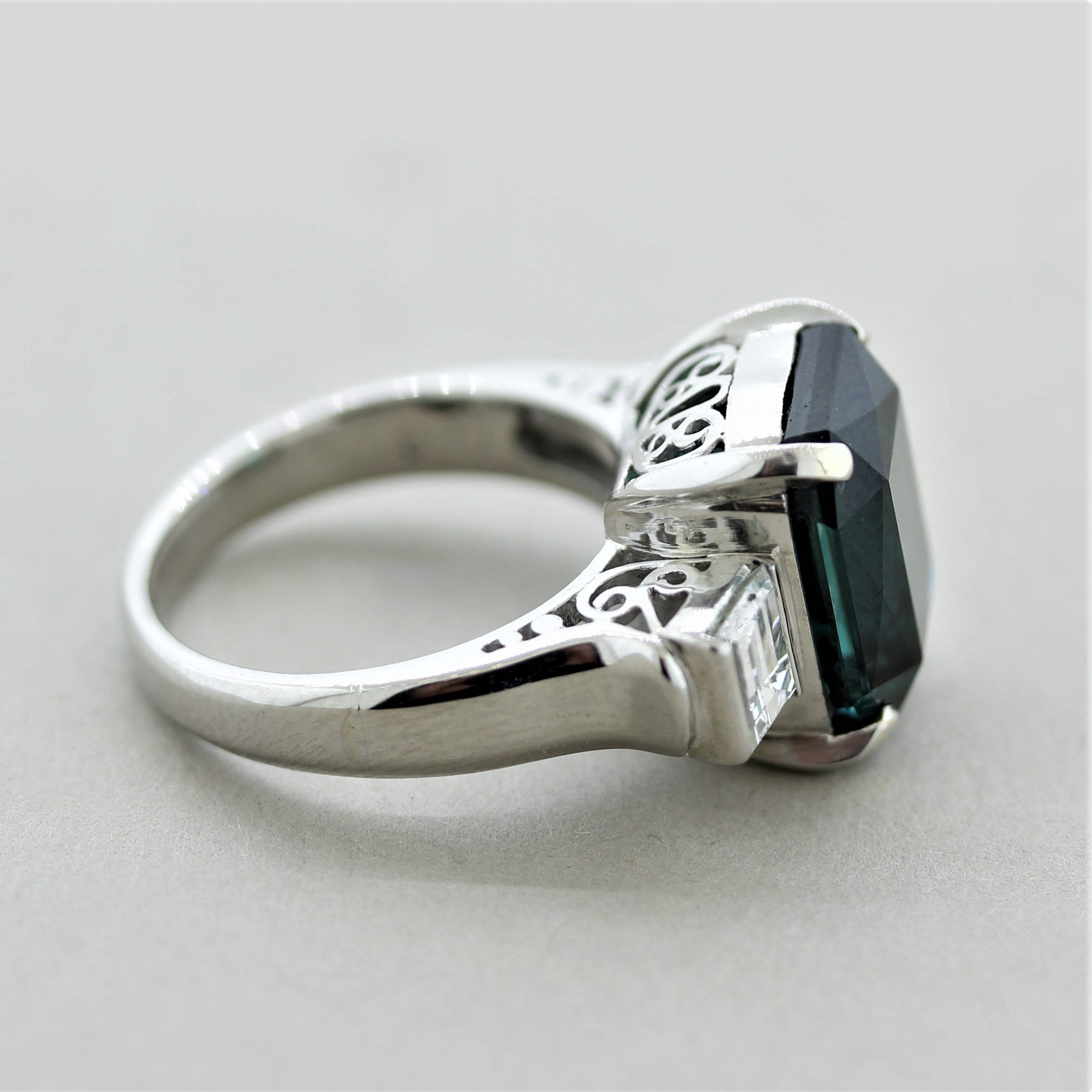 Fine Indicolite Tourmaline Diamond Platinum 3-Stone Ring