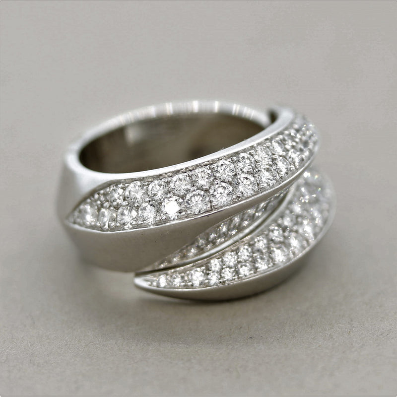Cartier Diamond Gold Panthère Griffe Ring