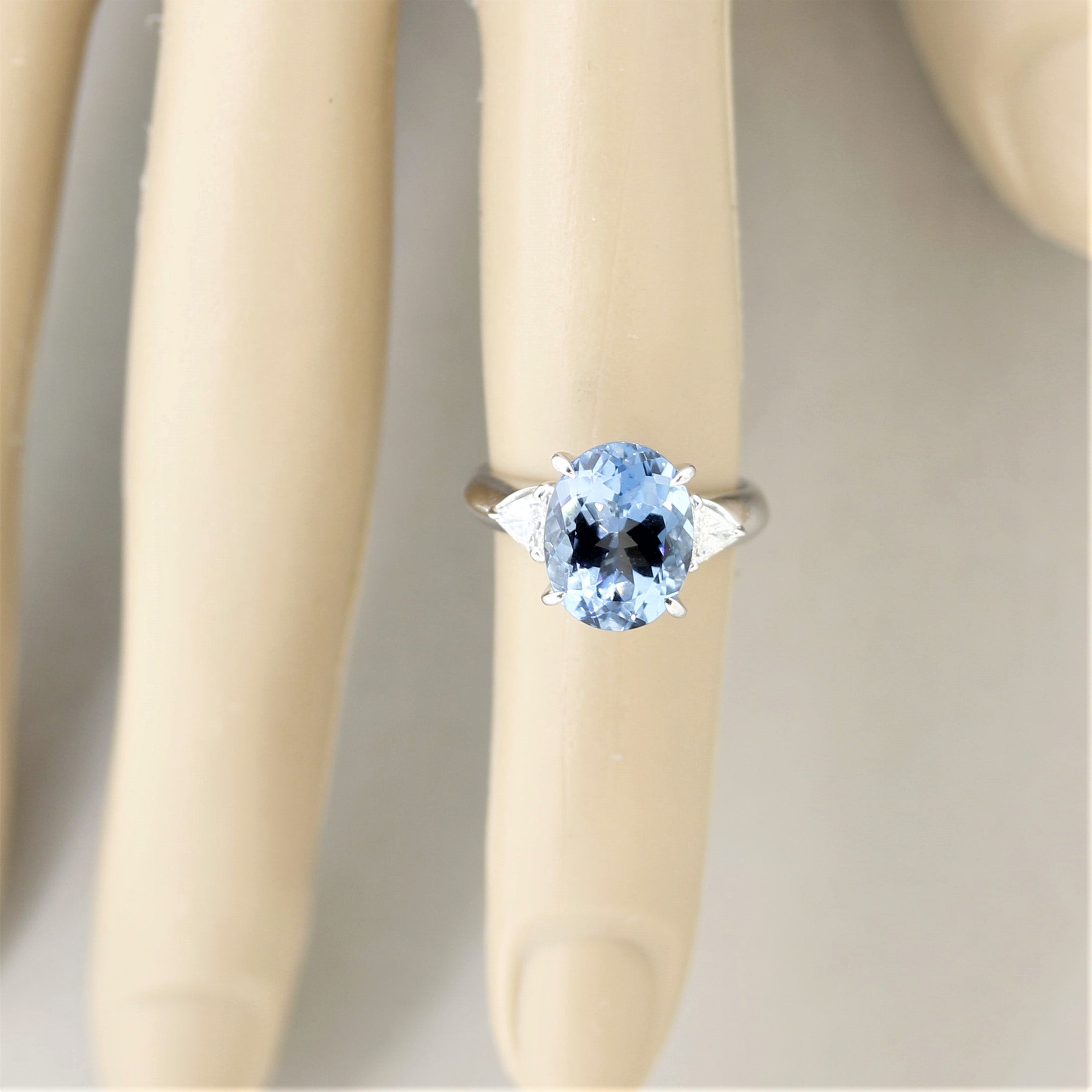 Gem Aquamarine Diamond Platinum 3-Stone Ring