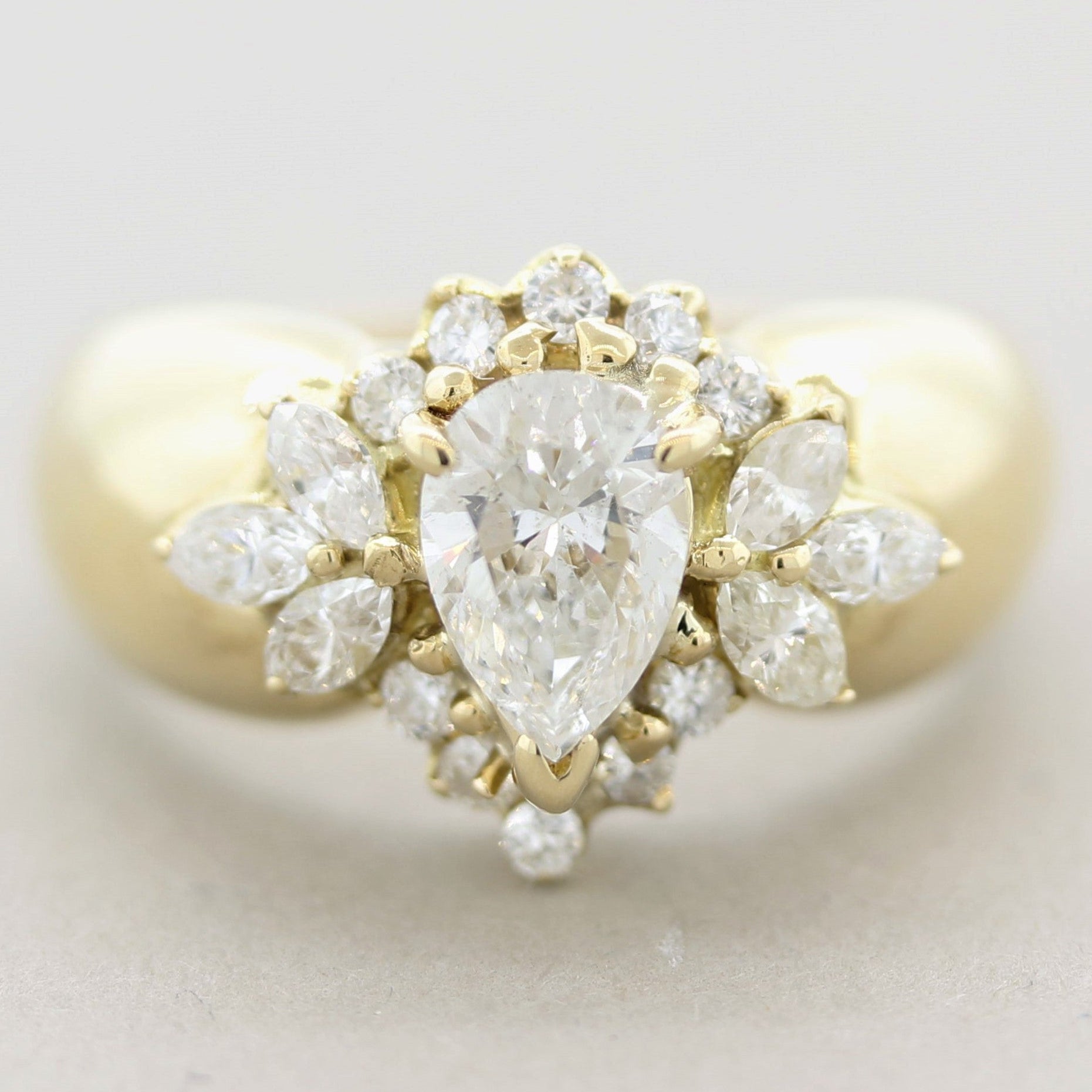 Pear-Shape Diamond Gold Cluster Spray Ring