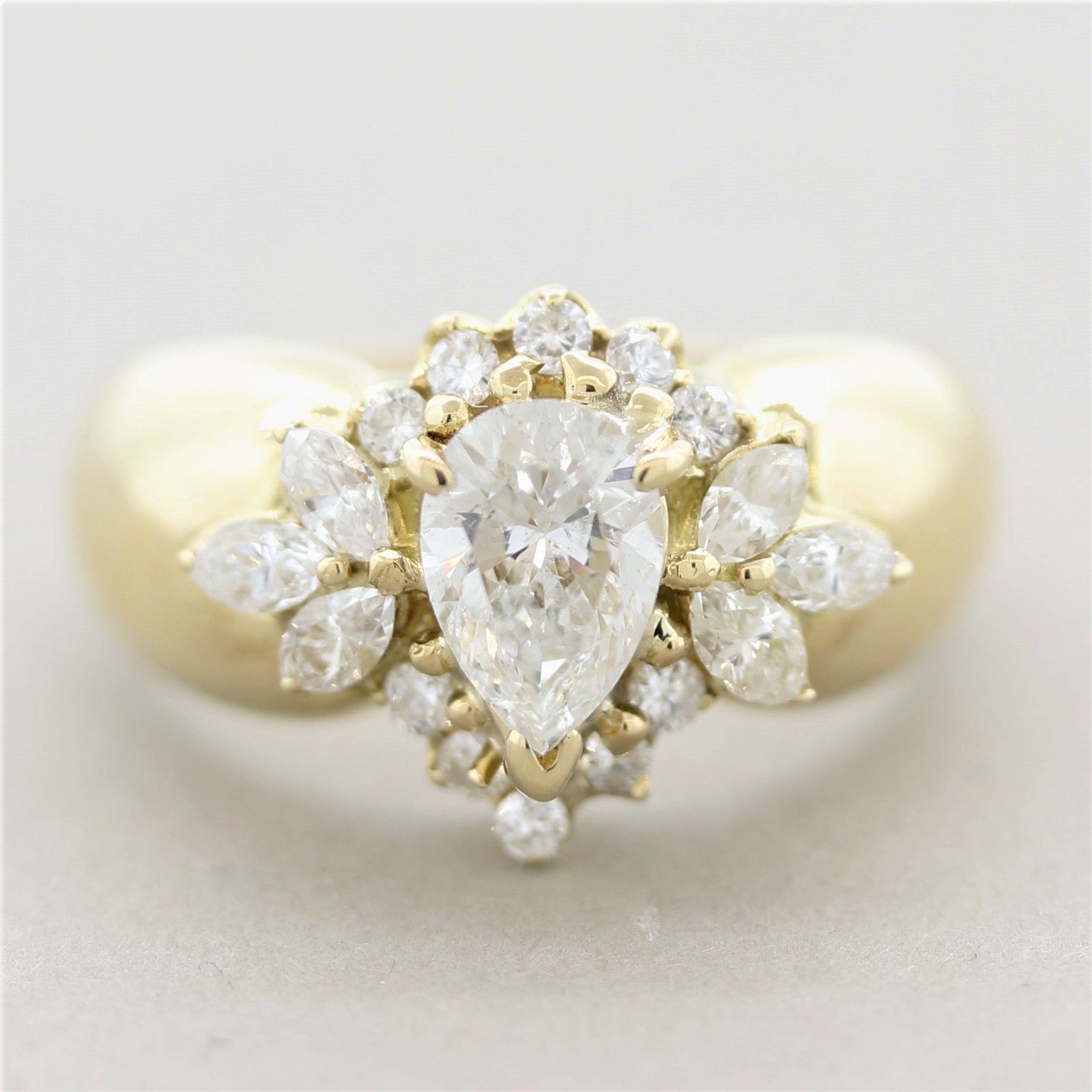 Pear-Shape Diamond Gold Cluster Spray Ring