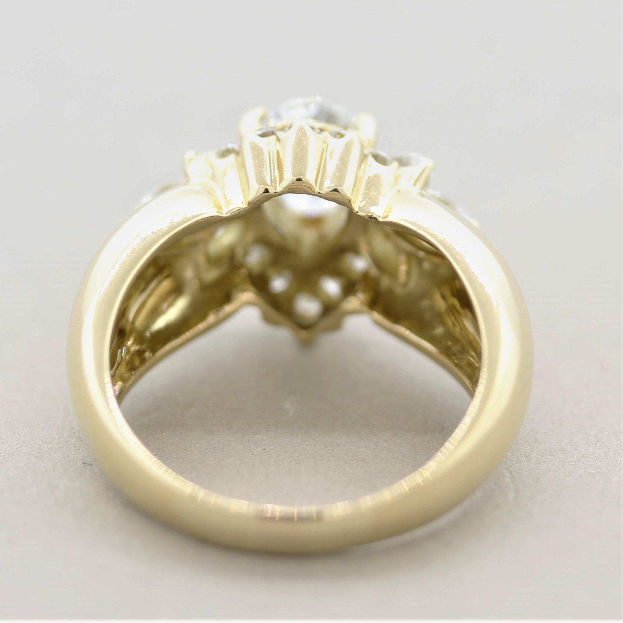 Pear-Shape Diamond Gold Cluster Spray Ring