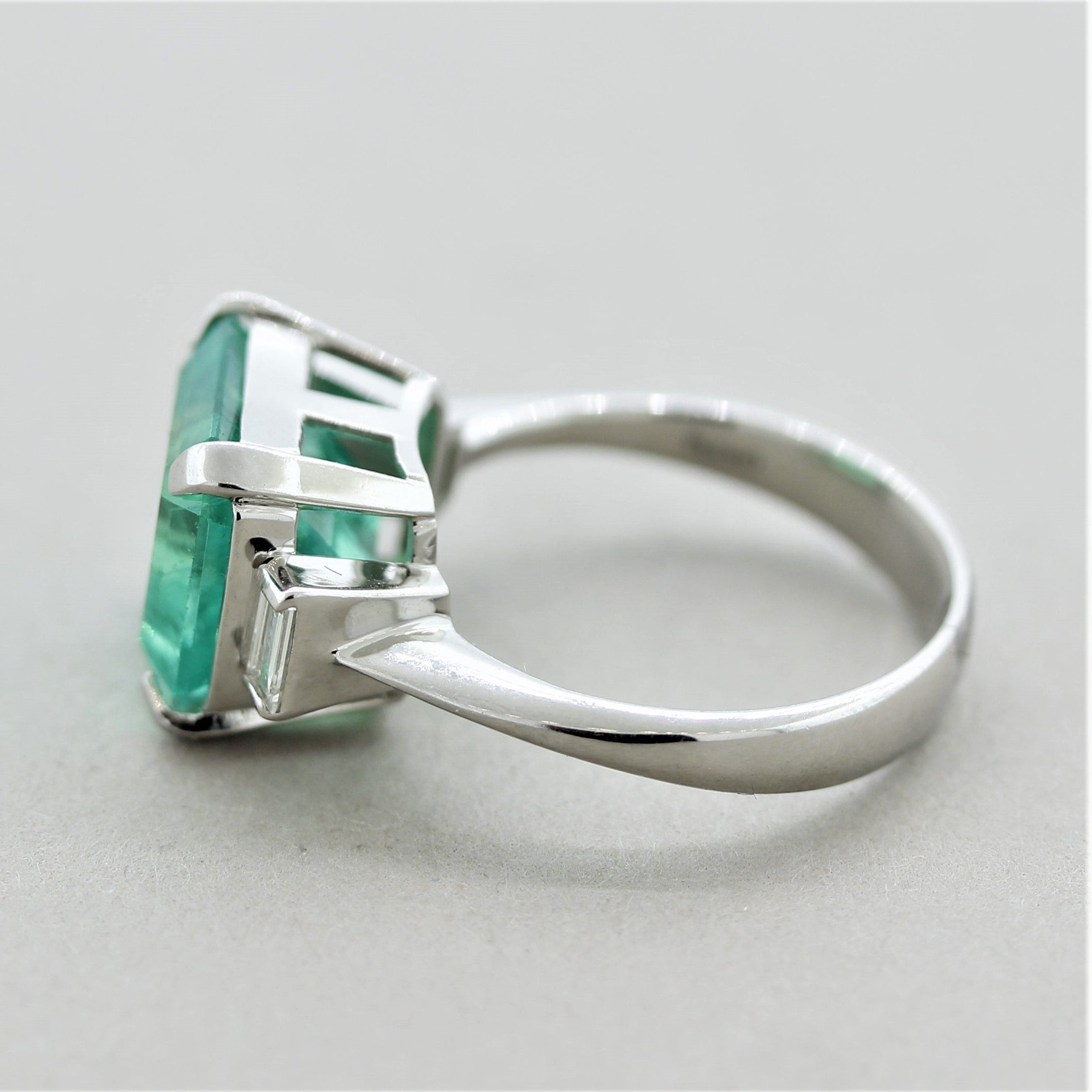 5.43 Carat Colombian Emerald Diamond Platinum Ring, GIA Certified