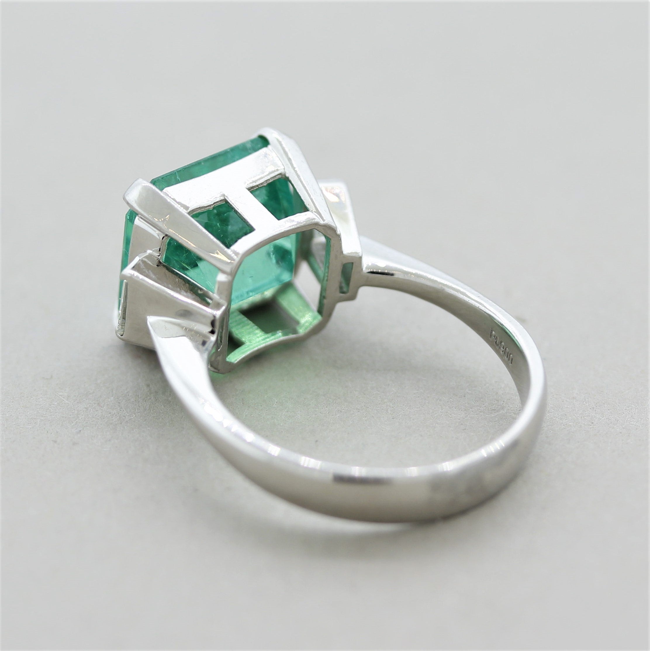 5.43 Carat Colombian Emerald Diamond Platinum Ring, GIA Certified