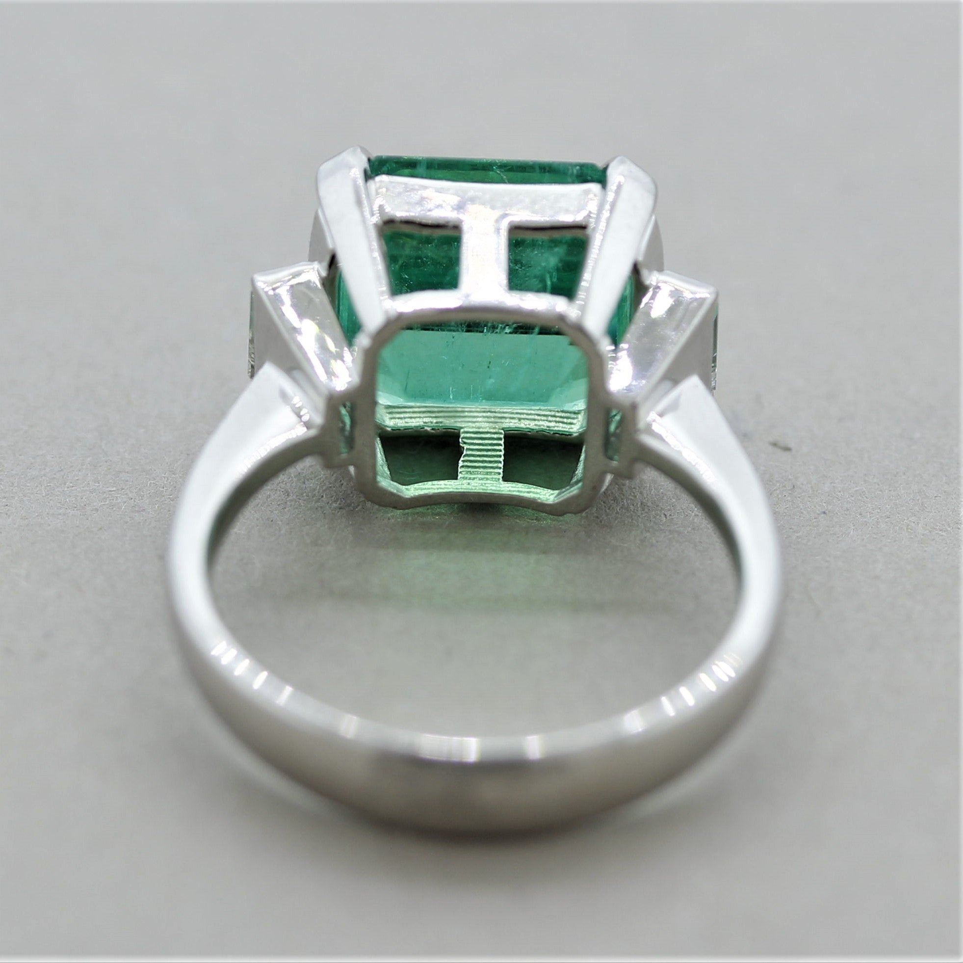 5.43 Carat Colombian Emerald Diamond Platinum Ring, GIA Certified