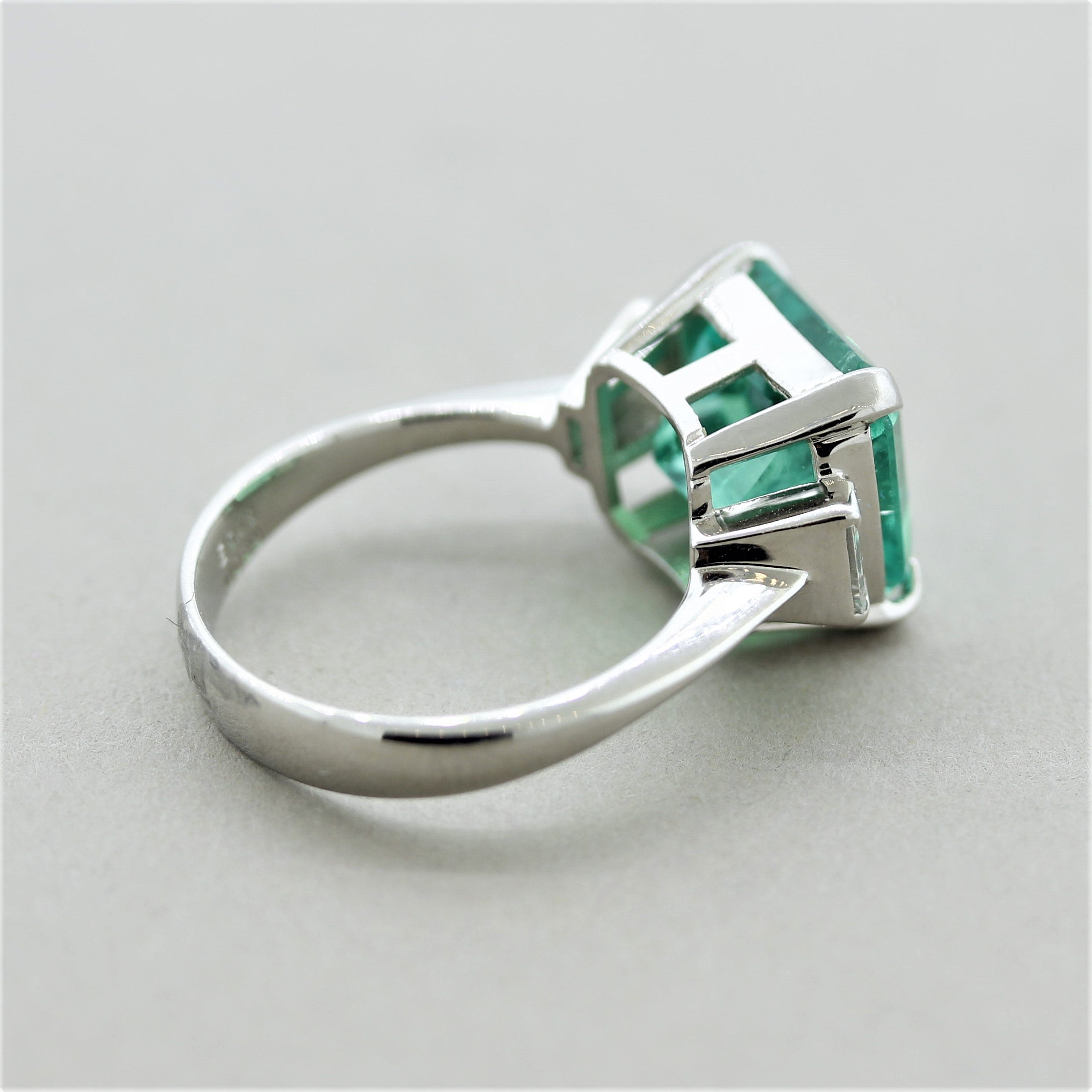 5.43 Carat Colombian Emerald Diamond Platinum Ring, GIA Certified