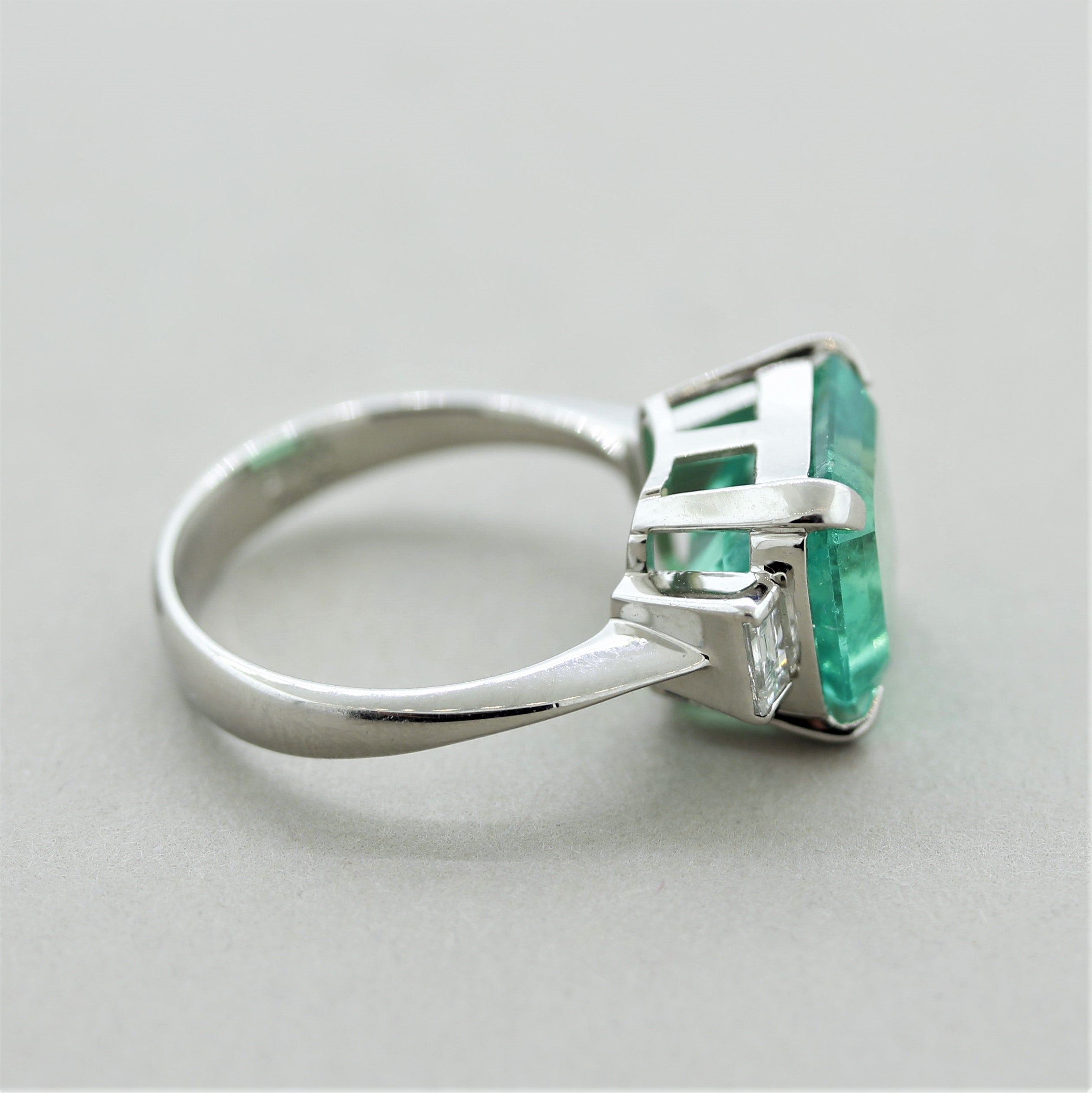 5.43 Carat Colombian Emerald Diamond Platinum Ring, GIA Certified