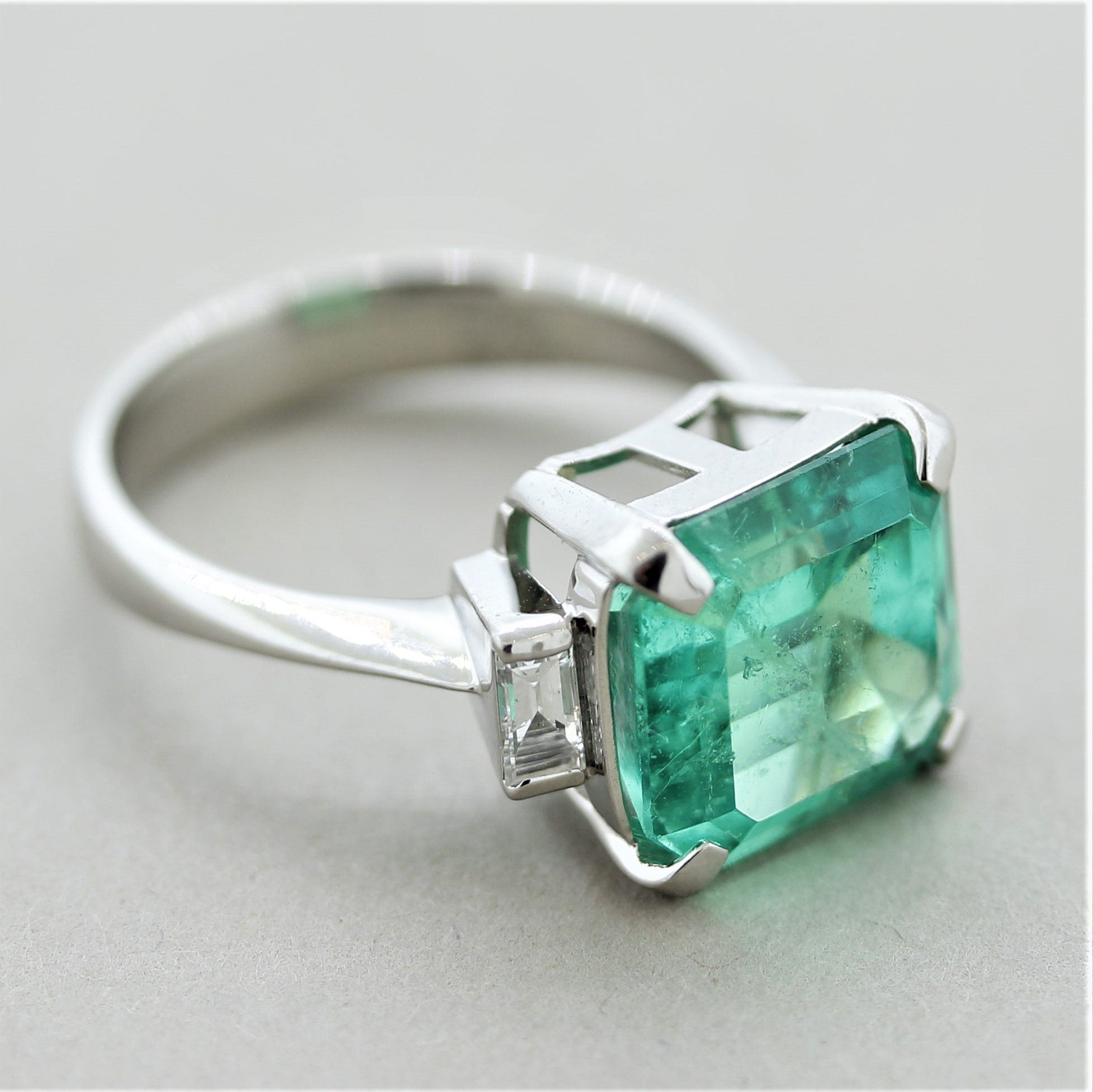 5.43 Carat Colombian Emerald Diamond Platinum Ring, GIA Certified