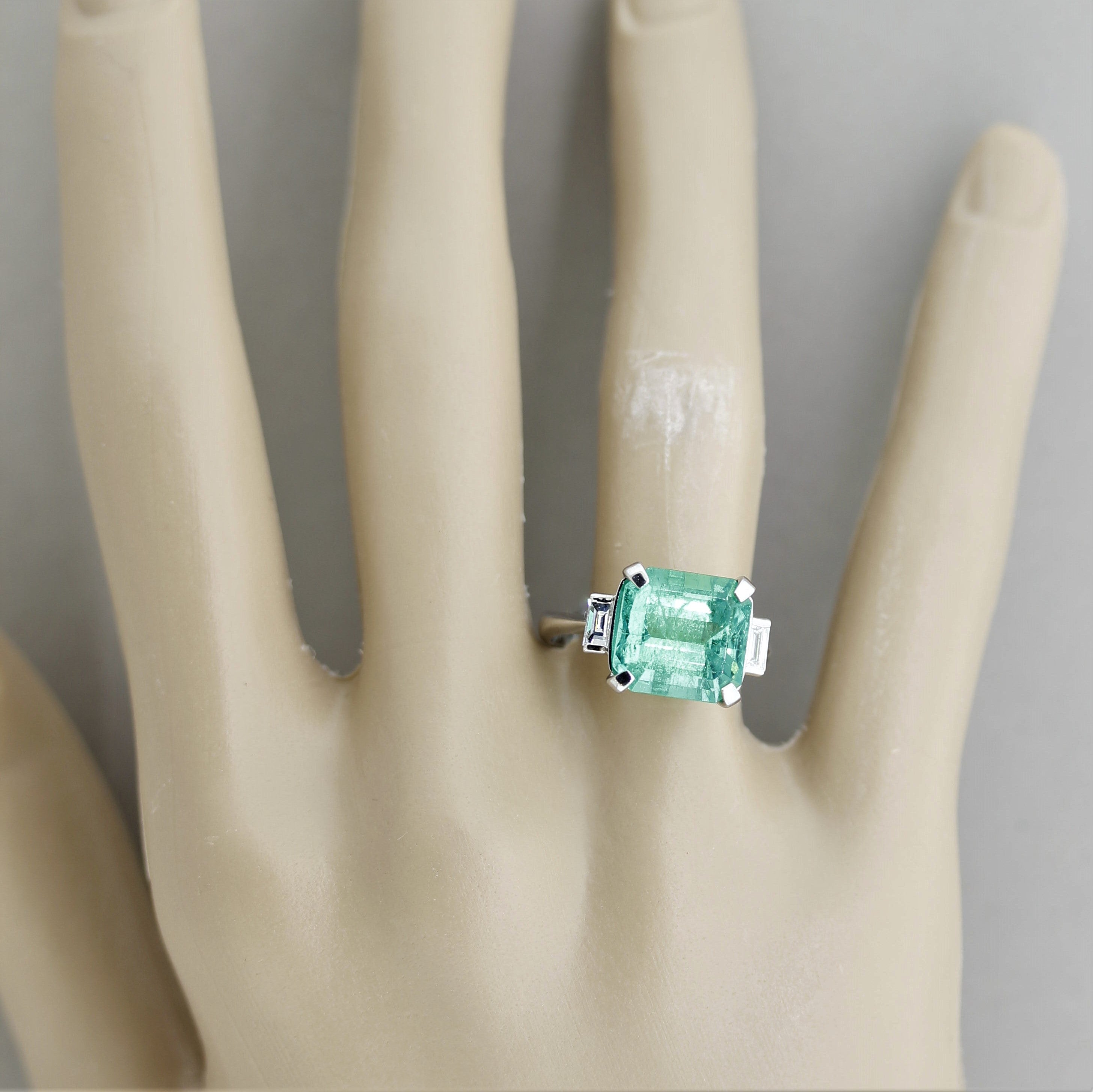 5.43 Carat Colombian Emerald Diamond Platinum Ring, GIA Certified