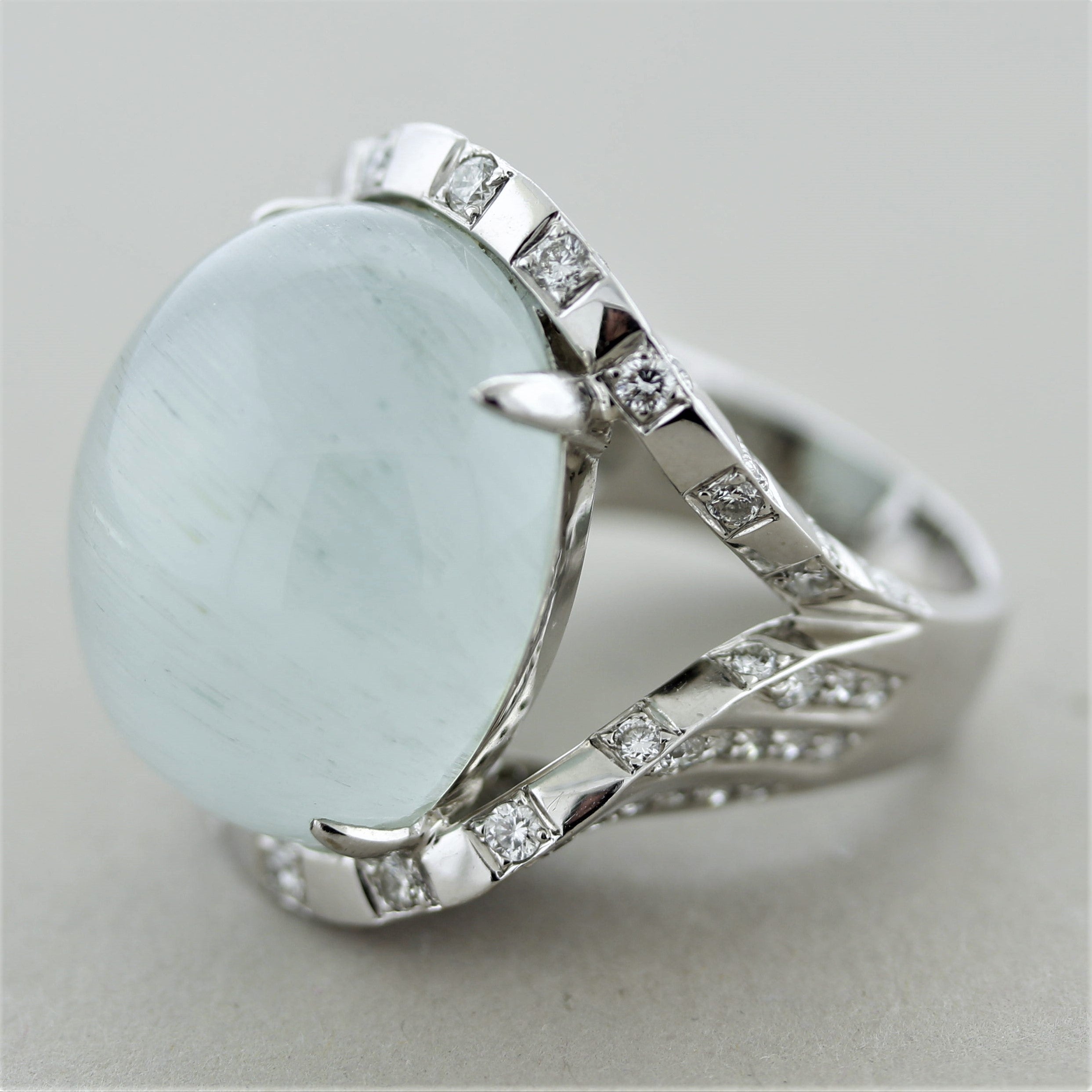 Rare Cat’s Eye Aquamarine Diamond Gold Cocktail Ring